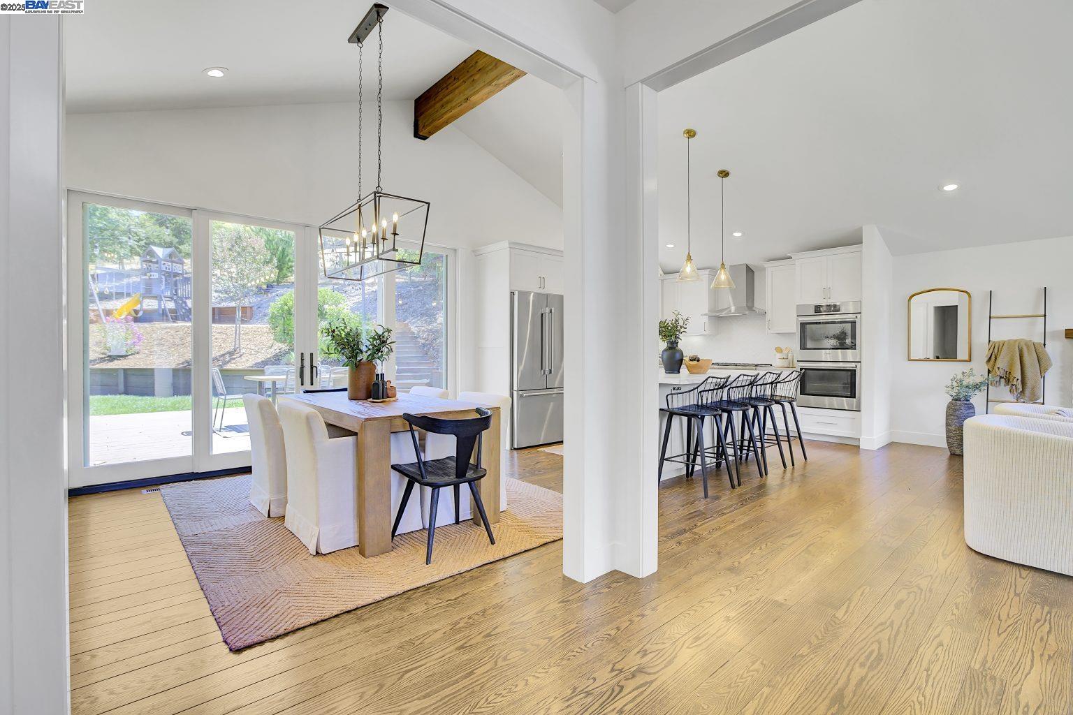 Detail Gallery Image 5 of 55 For 382 Castello Rd, Lafayette,  CA 94549 - 3 Beds | 2/1 Baths