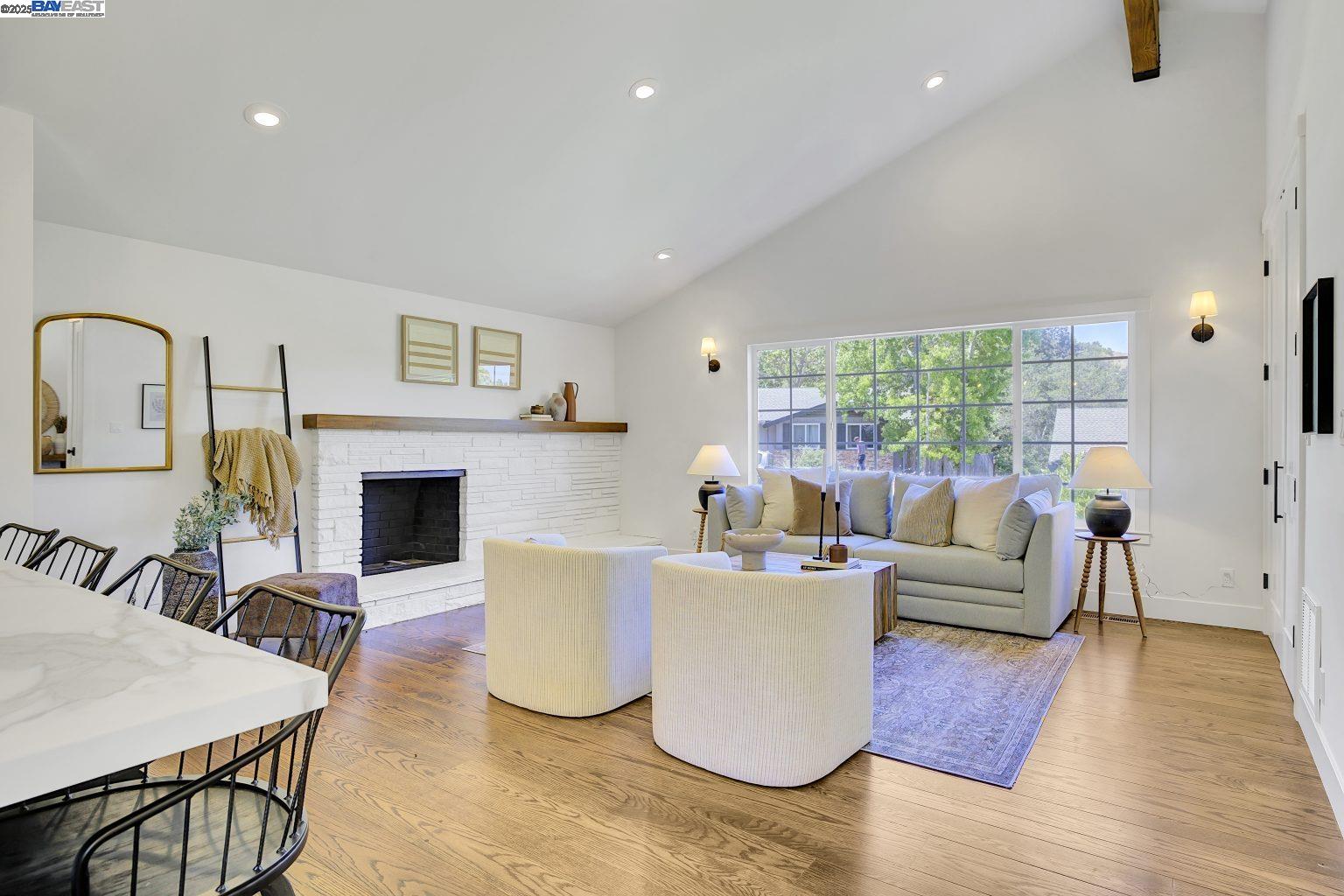 Detail Gallery Image 8 of 55 For 382 Castello Rd, Lafayette,  CA 94549 - 3 Beds | 2/1 Baths