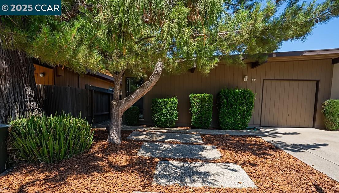Detail Gallery Image 1 of 39 For 50 Chief #50 CHIEF CT,  Sacramento,  CA 95833 - 3 Beds | 2 Baths