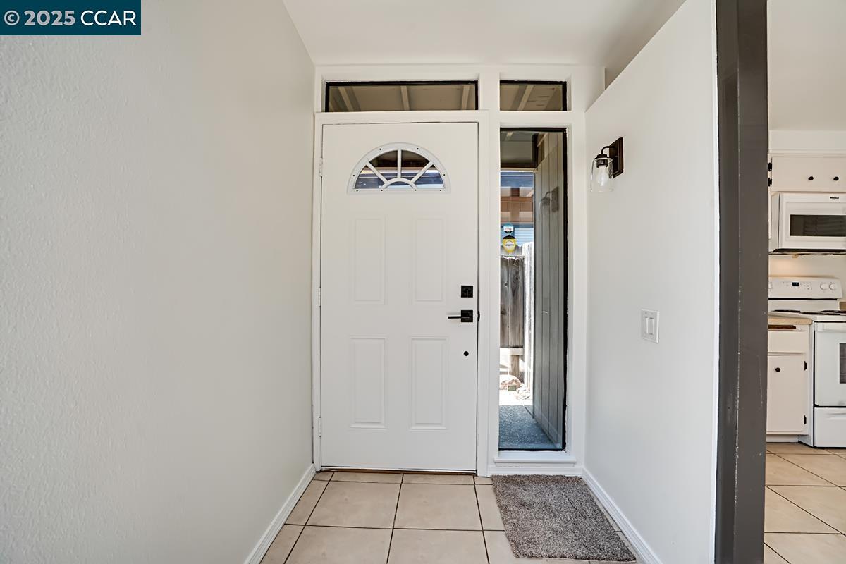 Detail Gallery Image 3 of 39 For 50 Chief #50 CHIEF CT,  Sacramento,  CA 95833 - 3 Beds | 2 Baths
