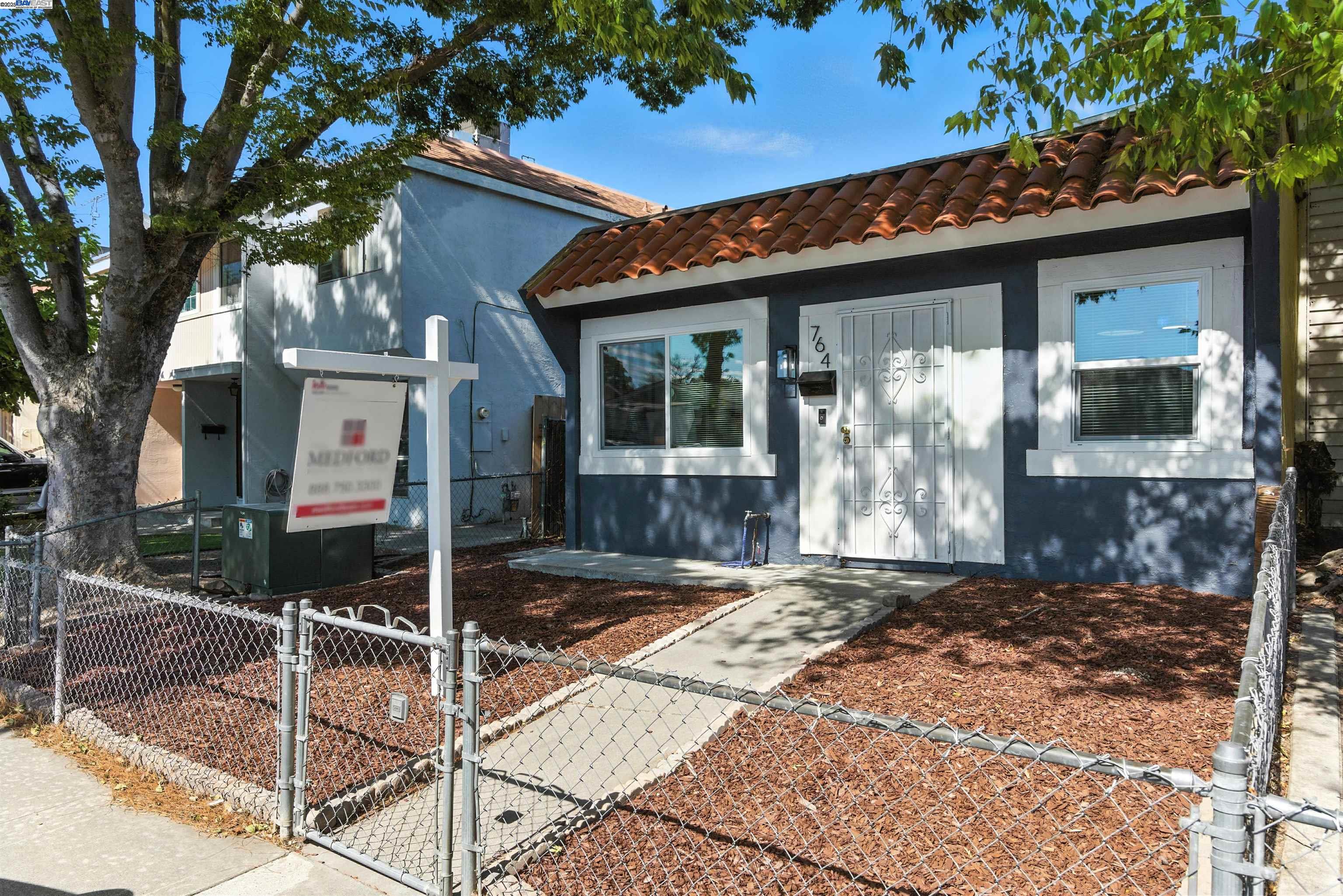 Front Image Thumbnail for BE41106534