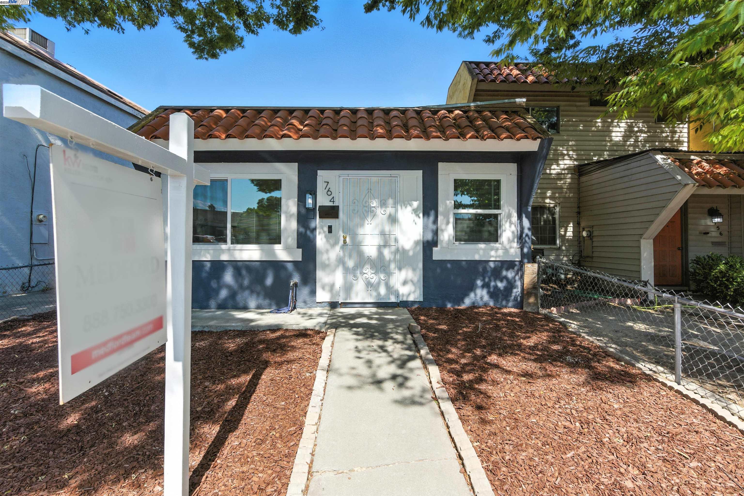 Detail Gallery Image 2 of 31 For 764 Sequoia Blvd, Tracy,  CA 95376 - 2 Beds | 1 Baths