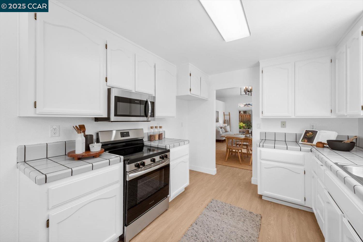 Detail Gallery Image 15 of 59 For 1731 Indian Wells Way, Clayton,  CA 94517 - 2 Beds | 2 Baths