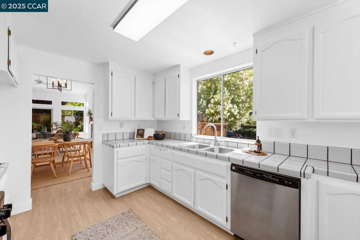 Detail Gallery Image 16 of 59 For 1731 Indian Wells Way, Clayton,  CA 94517 - 2 Beds | 2 Baths