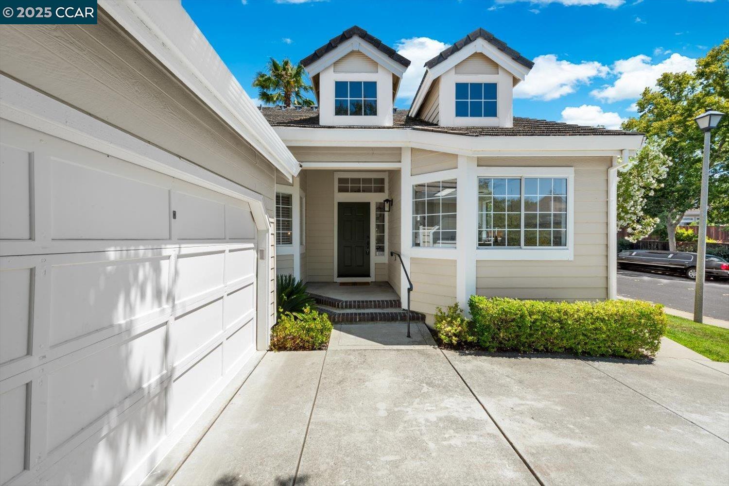 Detail Gallery Image 3 of 59 For 1731 Indian Wells Way, Clayton,  CA 94517 - 2 Beds | 2 Baths