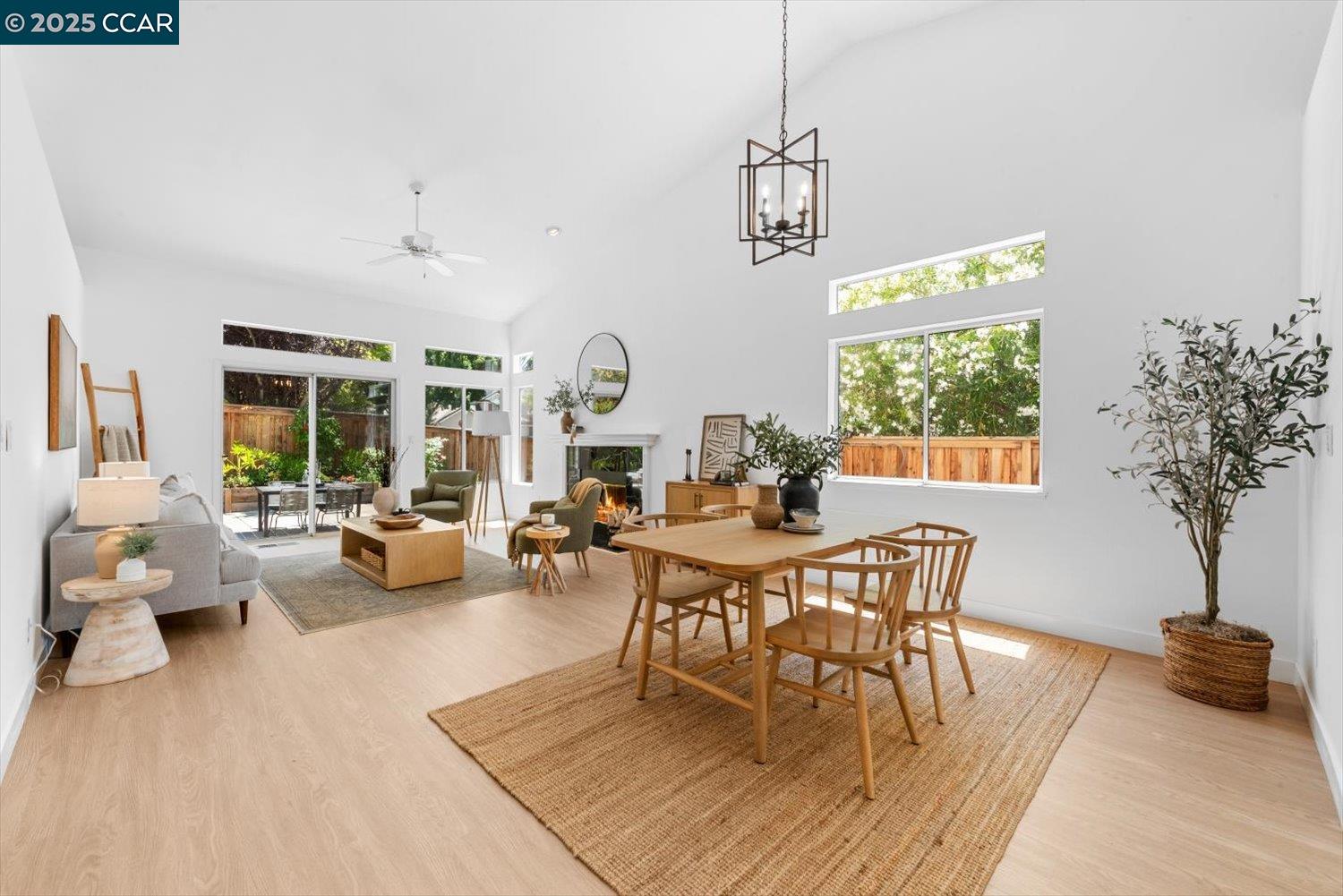 Detail Gallery Image 9 of 59 For 1731 Indian Wells Way, Clayton,  CA 94517 - 2 Beds | 2 Baths