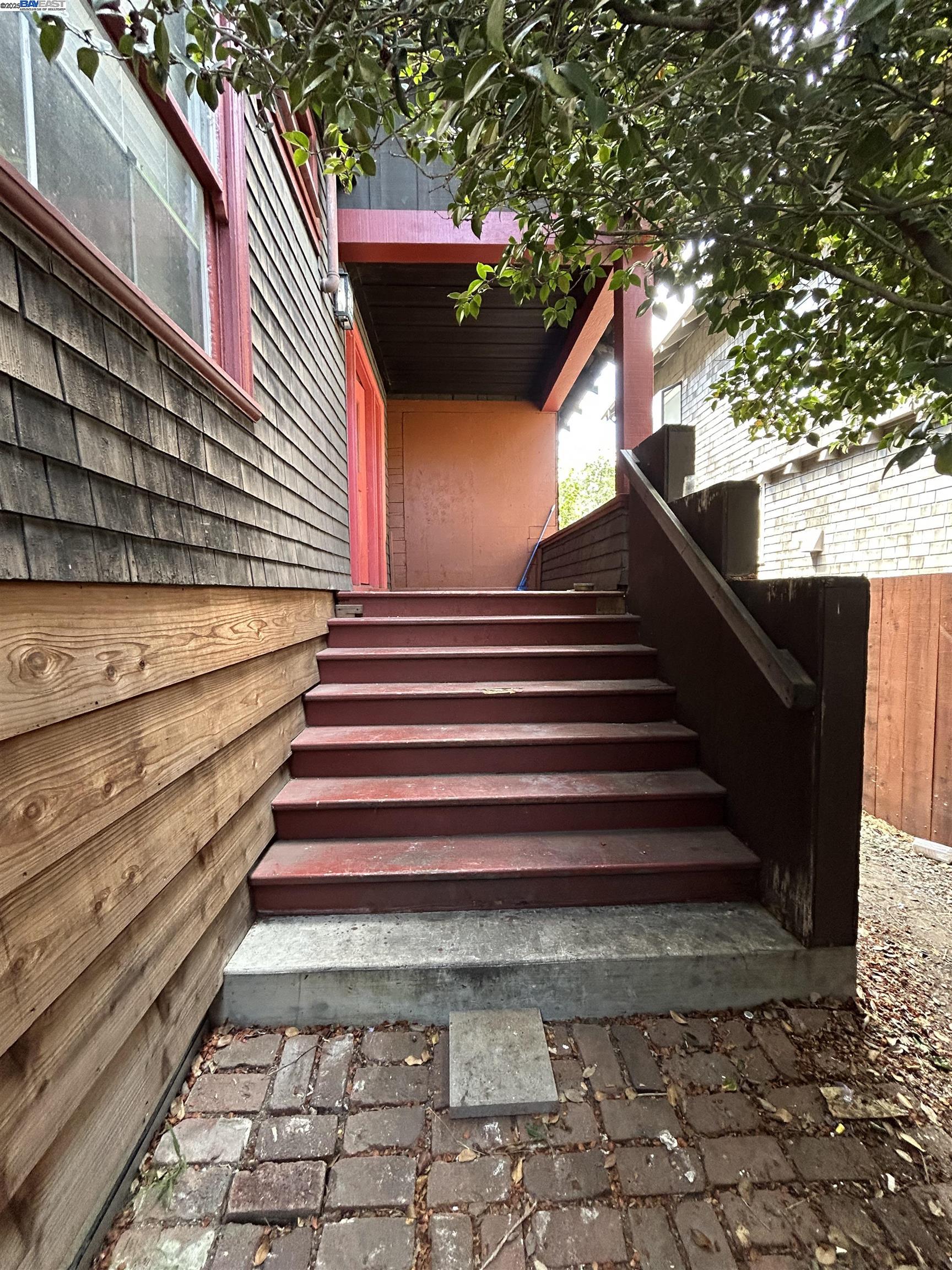 2670 Parker St, Berkeley, California 94704, 6 Bedrooms Bedrooms, 10 Rooms Rooms,3 BathroomsBathrooms,Residential,For Sale,2670 Parker St,41106539