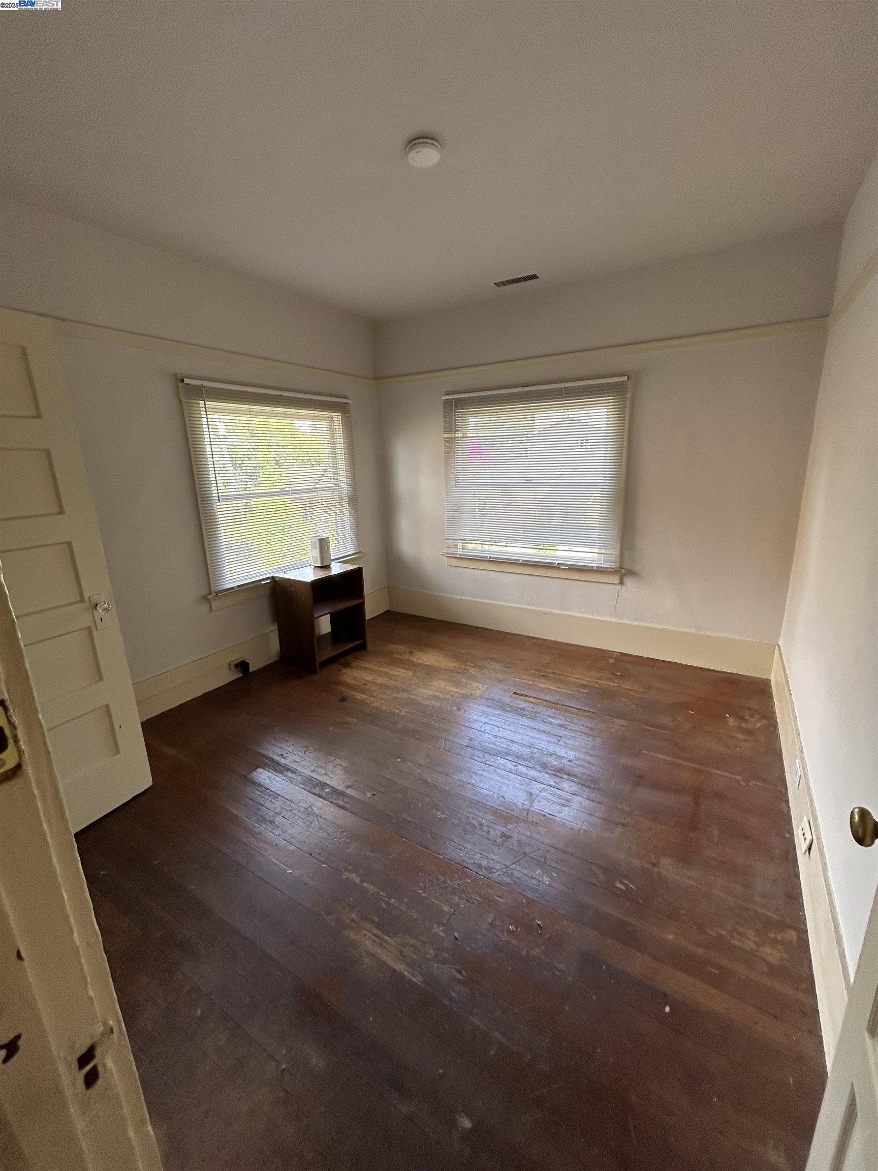 2670 Parker St, Berkeley, California 94704, 6 Bedrooms Bedrooms, 10 Rooms Rooms,3 BathroomsBathrooms,Residential,For Sale,2670 Parker St,41106539