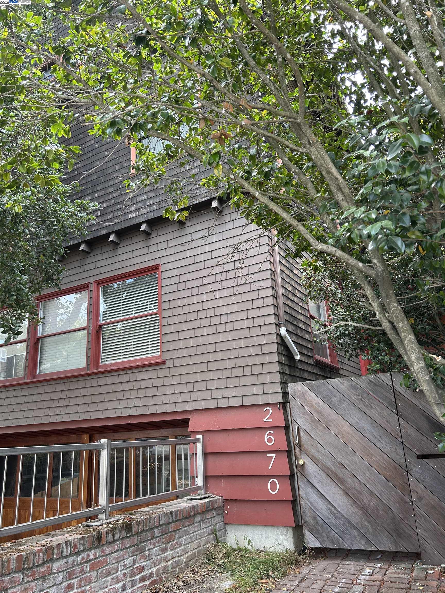 2670 Parker St, Berkeley, California 94704, 6 Bedrooms Bedrooms, 10 Rooms Rooms,3 BathroomsBathrooms,Residential,For Sale,2670 Parker St,41106539