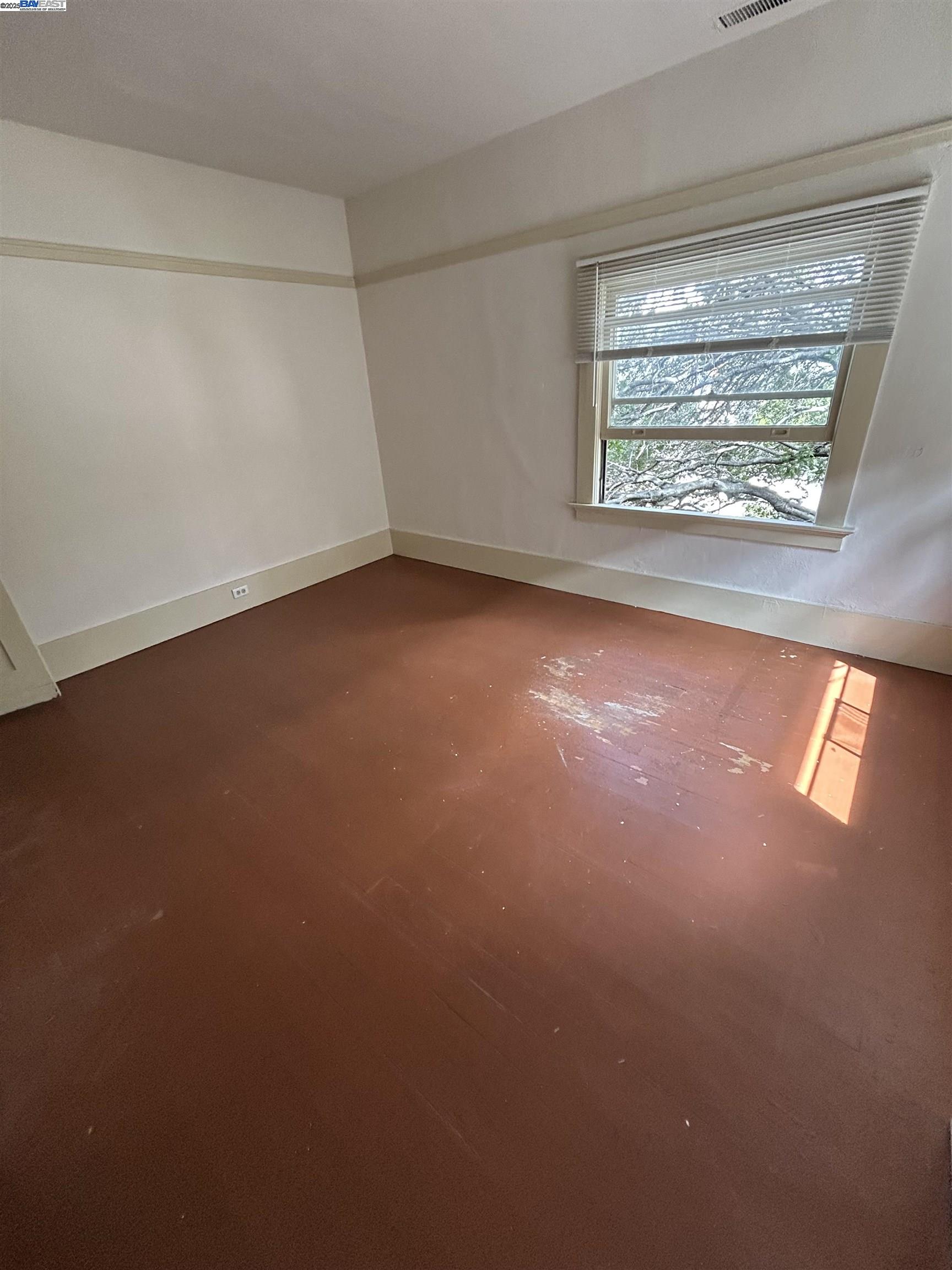 2670 Parker St, Berkeley, California 94704, 6 Bedrooms Bedrooms, 10 Rooms Rooms,3 BathroomsBathrooms,Residential,For Sale,2670 Parker St,41106539