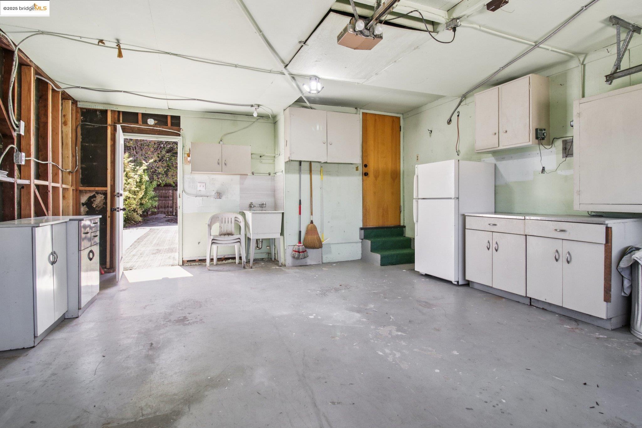 1881 Dolly Ave, San Leandro, California 94577, 3 Bedrooms Bedrooms, 6 Rooms Rooms,1 BathroomBathrooms,Residential,For Sale,1881 Dolly Ave,41106540
