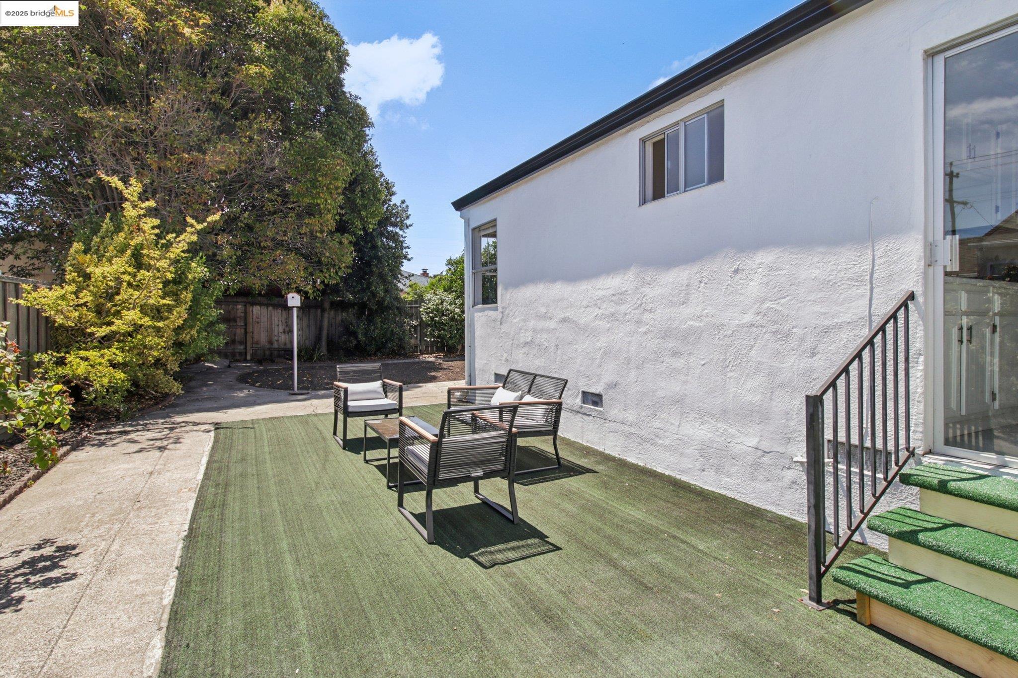 1881 Dolly Ave, San Leandro, California 94577, 3 Bedrooms Bedrooms, 6 Rooms Rooms,1 BathroomBathrooms,Residential,For Sale,1881 Dolly Ave,41106540