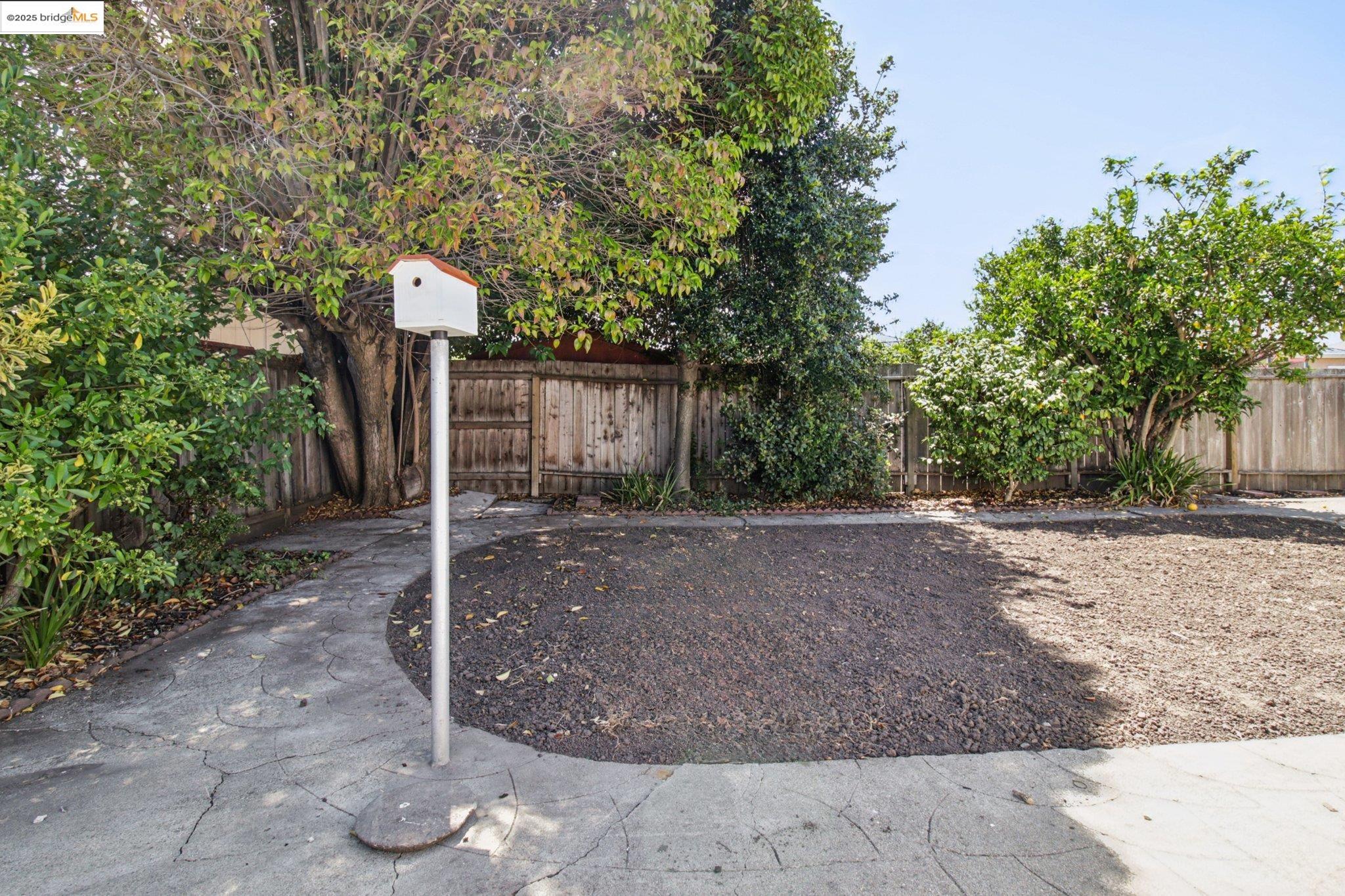 1881 Dolly Ave, San Leandro, California 94577, 3 Bedrooms Bedrooms, 6 Rooms Rooms,1 BathroomBathrooms,Residential,For Sale,1881 Dolly Ave,41106540