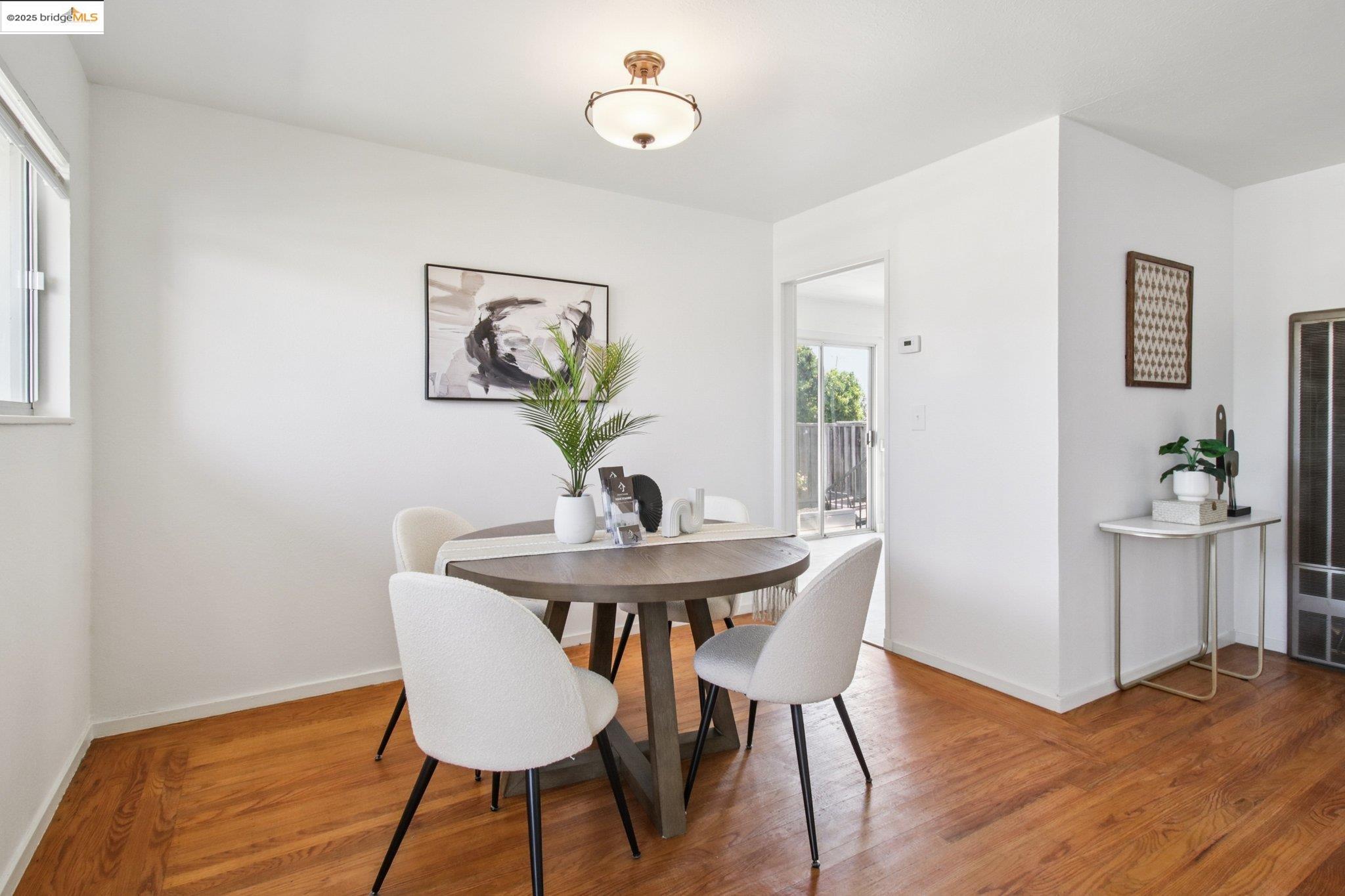 1881 Dolly Ave, San Leandro, California 94577, 3 Bedrooms Bedrooms, 6 Rooms Rooms,1 BathroomBathrooms,Residential,For Sale,1881 Dolly Ave,41106540