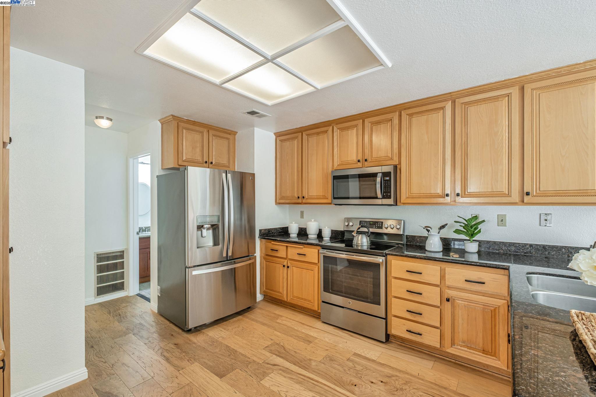 4834 Garnet Cmn, Fremont, California 94555, 4 Bedrooms Bedrooms, 7 Rooms Rooms,2 BathroomsBathrooms,Residential,For Sale,4834 Garnet Cmn,41106542