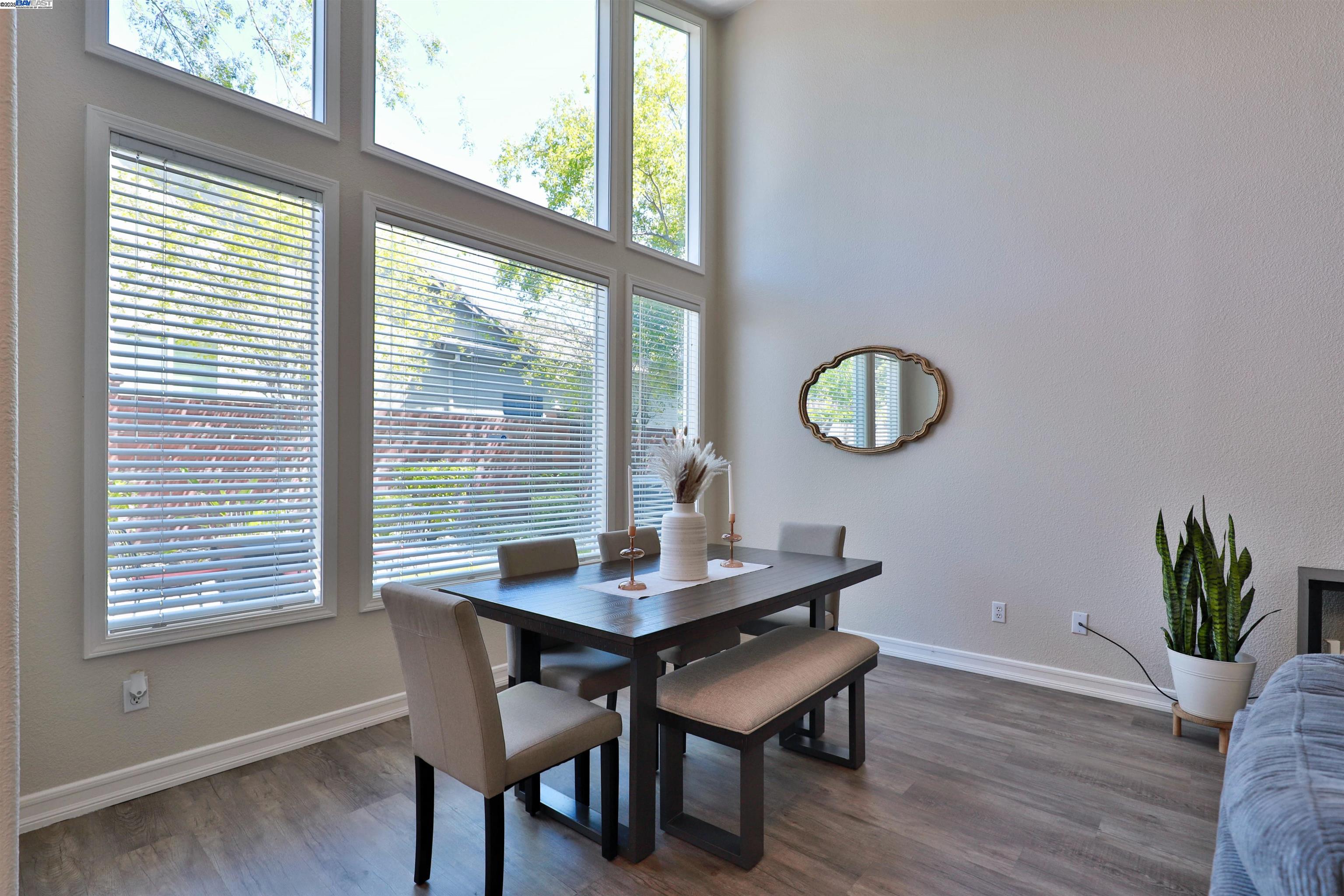 6113 Fountaindale Way, Carmichael, California 95608, 4 Bedrooms Bedrooms, 7 Rooms Rooms,2 BathroomsBathrooms,Residential,For Sale,6113 Fountaindale Way,41106543
