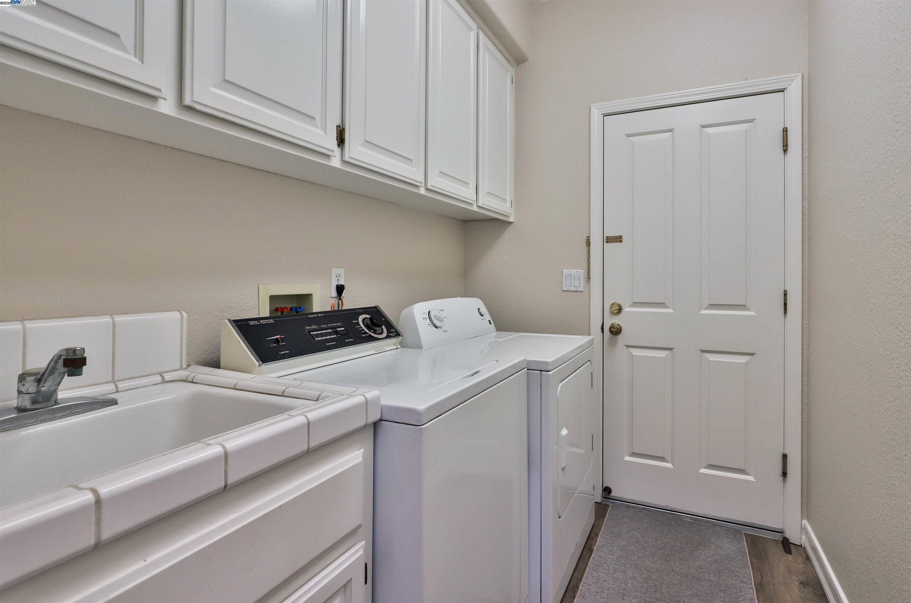 6113 Fountaindale Way, Carmichael, California 95608, 4 Bedrooms Bedrooms, 7 Rooms Rooms,2 BathroomsBathrooms,Residential,For Sale,6113 Fountaindale Way,41106543