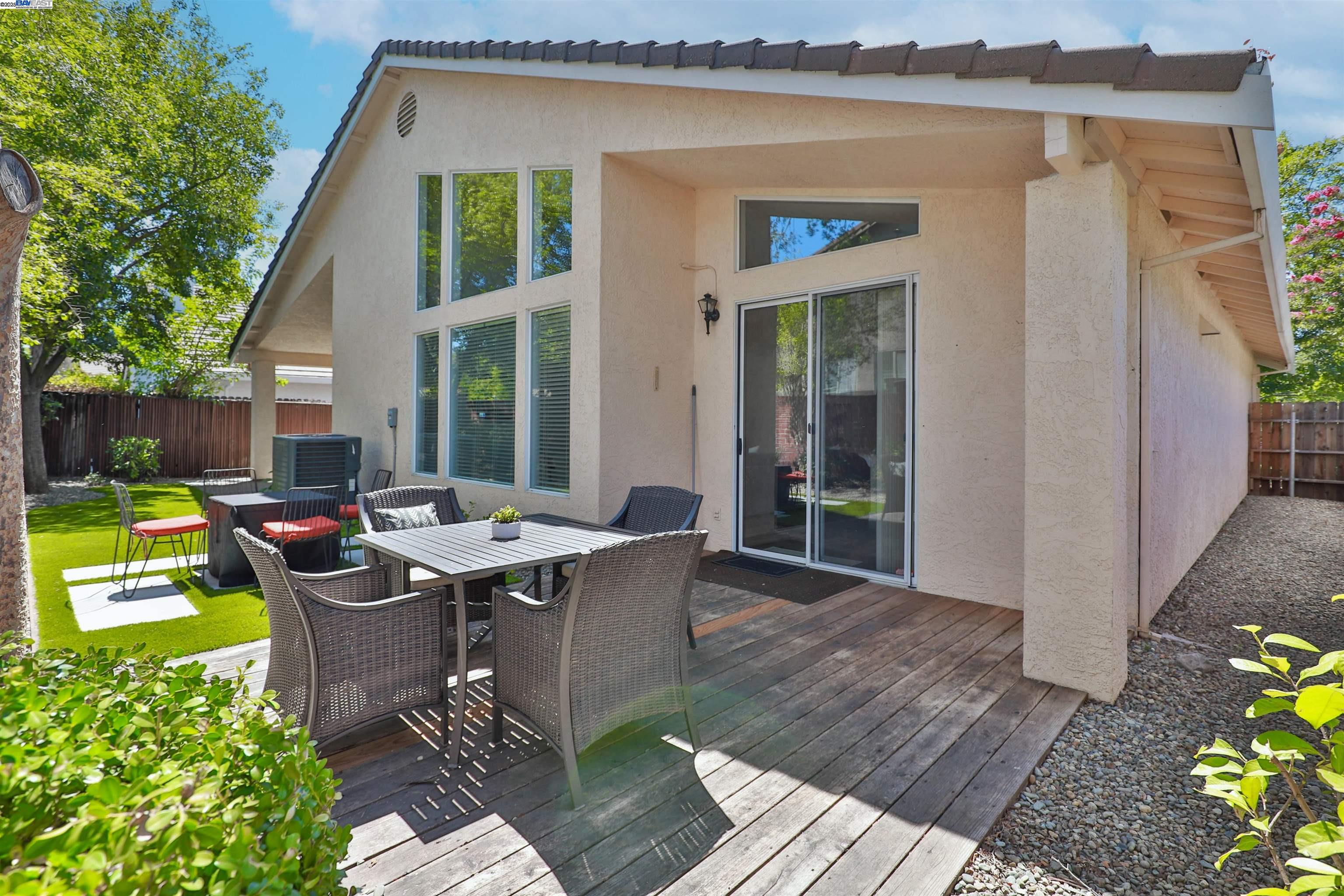 6113 Fountaindale Way, Carmichael, California 95608, 4 Bedrooms Bedrooms, 7 Rooms Rooms,2 BathroomsBathrooms,Residential,For Sale,6113 Fountaindale Way,41106543