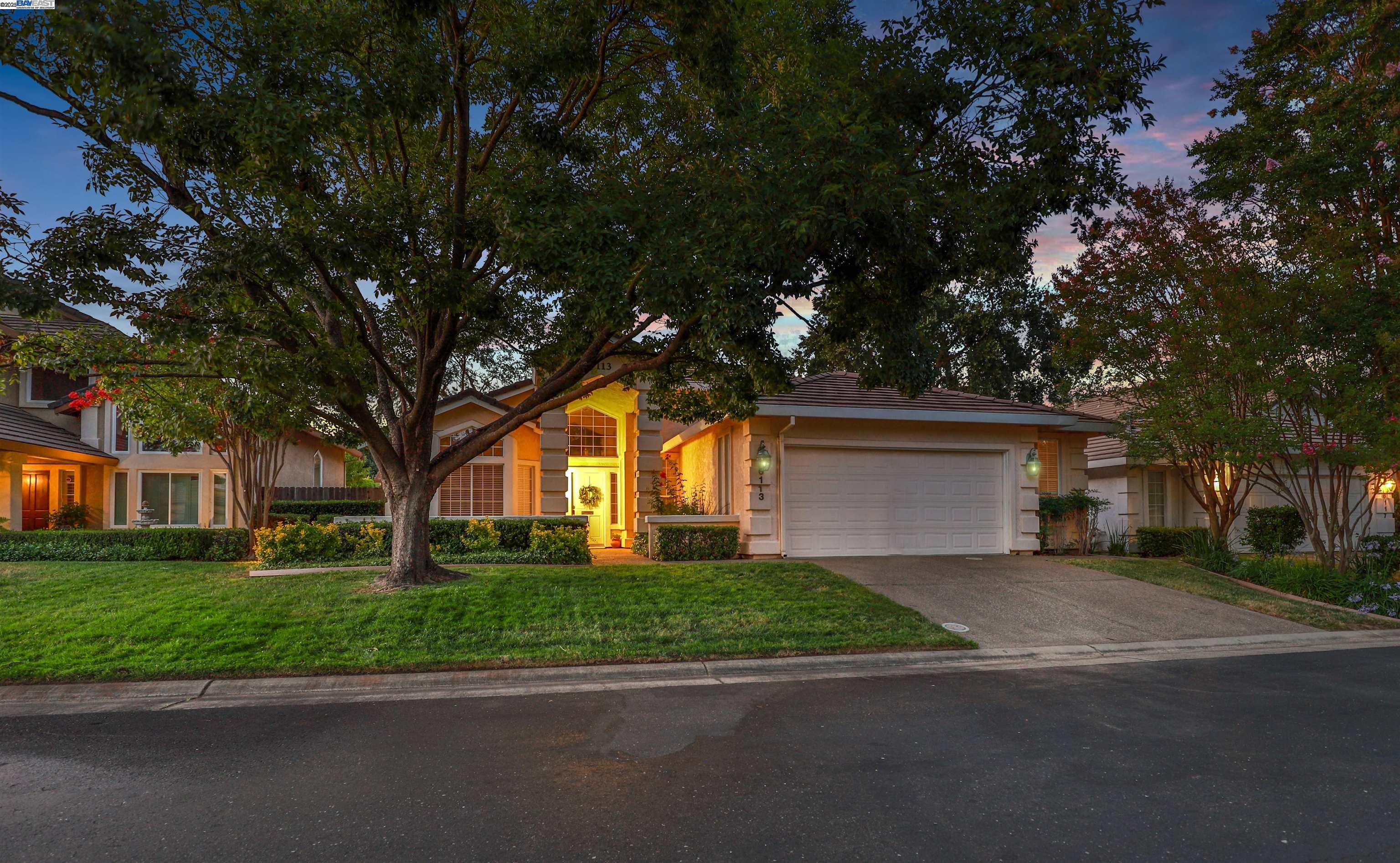 6113 Fountaindale Way, Carmichael, California 95608, 4 Bedrooms Bedrooms, 7 Rooms Rooms,2 BathroomsBathrooms,Residential,For Sale,6113 Fountaindale Way,41106543
