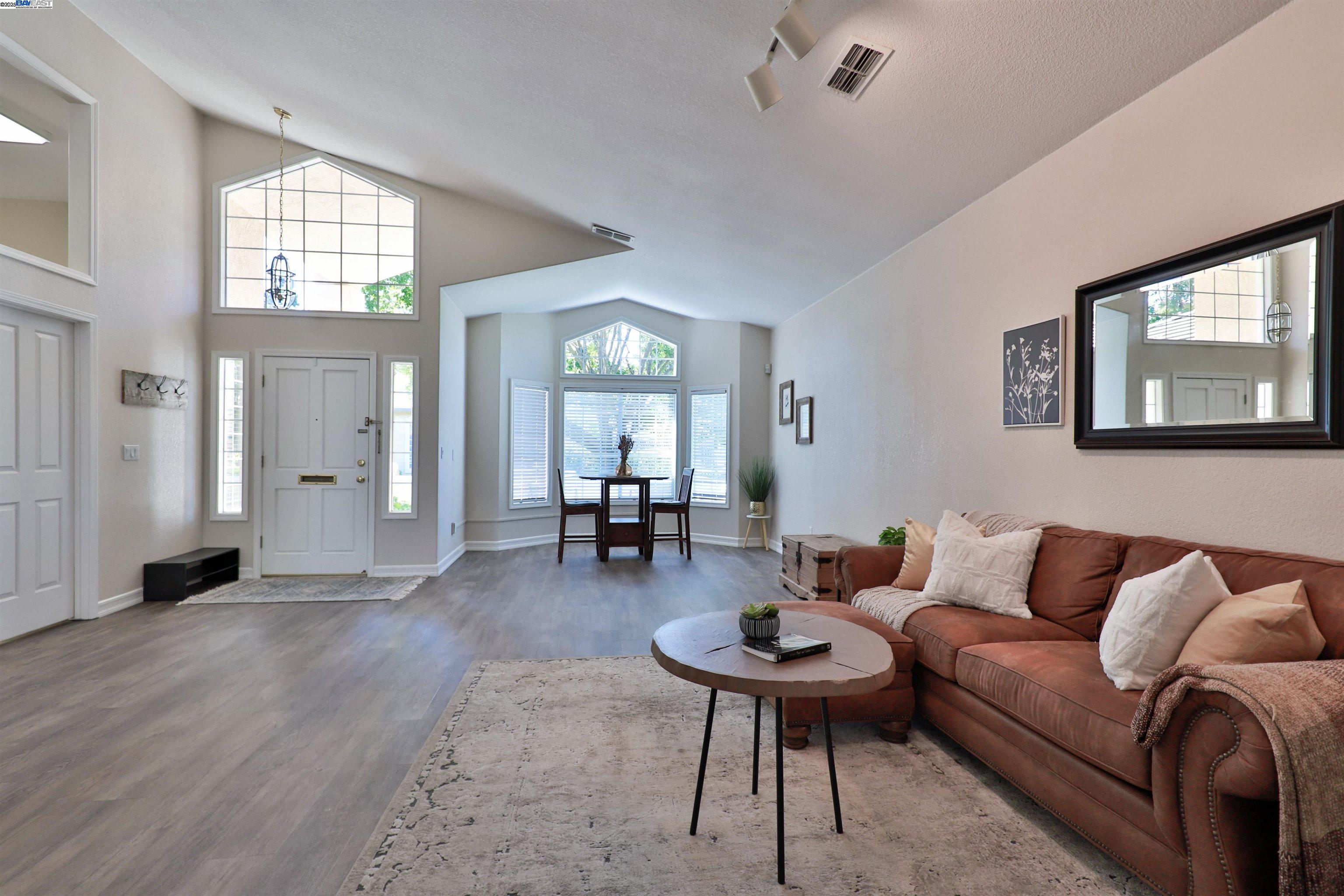 6113 Fountaindale Way, Carmichael, California 95608, 4 Bedrooms Bedrooms, 7 Rooms Rooms,2 BathroomsBathrooms,Residential,For Sale,6113 Fountaindale Way,41106543