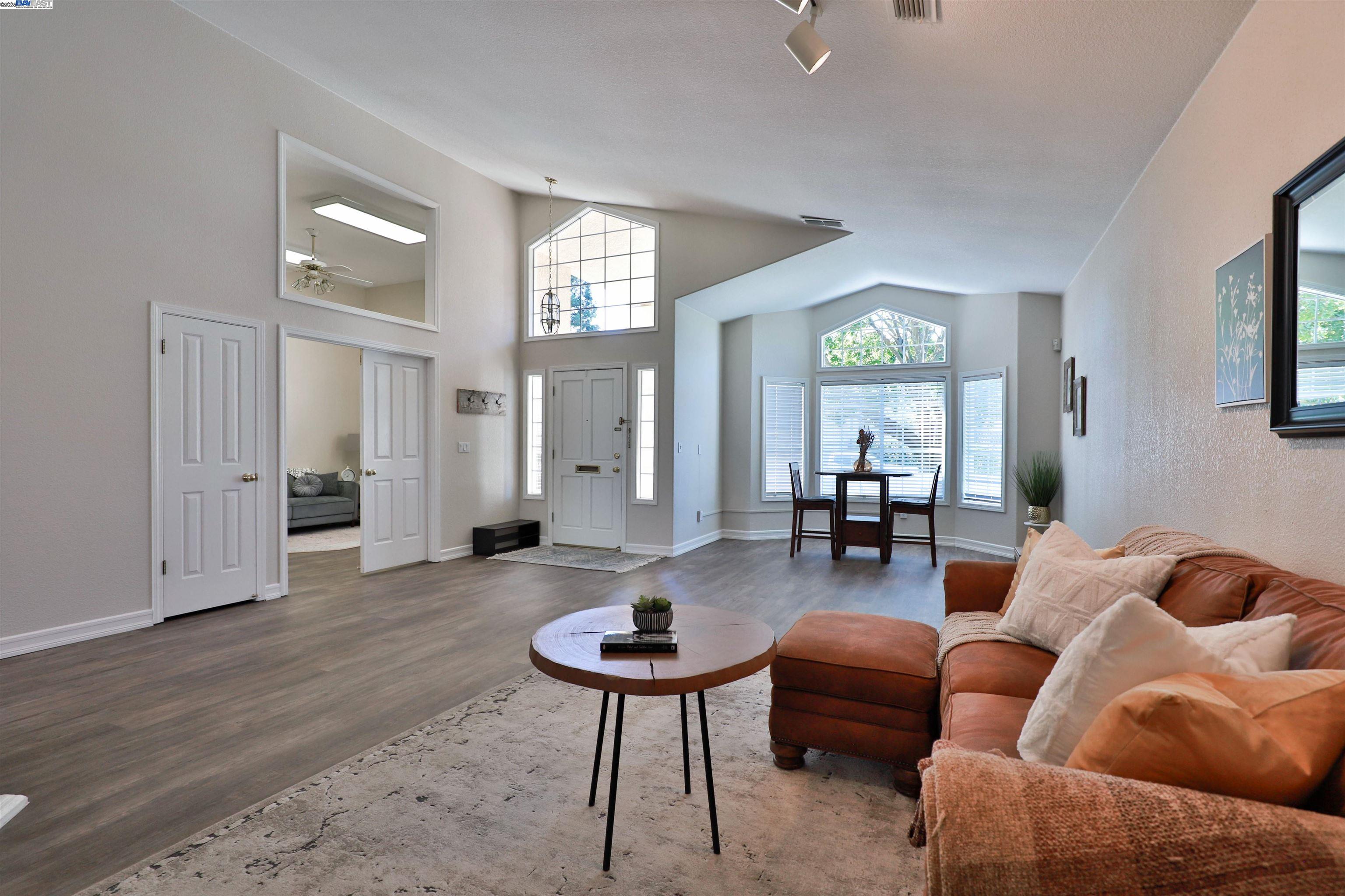6113 Fountaindale Way, Carmichael, California 95608, 4 Bedrooms Bedrooms, 7 Rooms Rooms,2 BathroomsBathrooms,Residential,For Sale,6113 Fountaindale Way,41106543