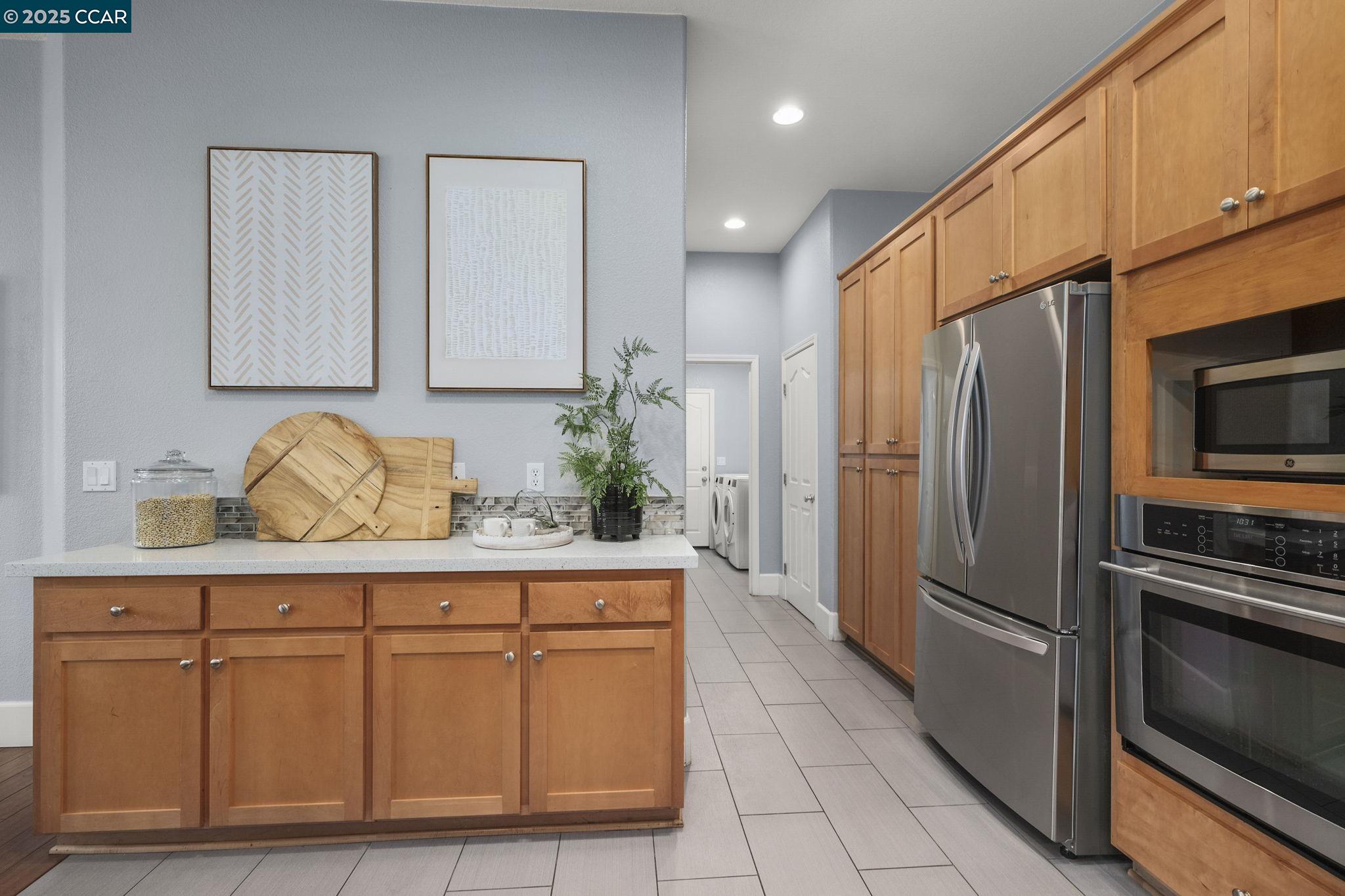 Detail Gallery Image 11 of 35 For 401 Seville Ln, Walnut Creek,  CA 94598 - 3 Beds | 2 Baths