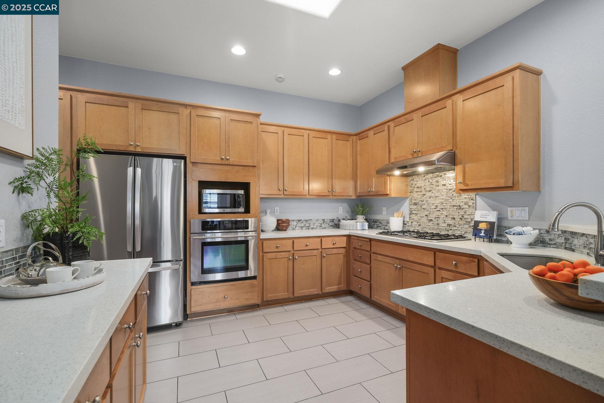 Detail Gallery Image 12 of 35 For 401 Seville Ln, Walnut Creek,  CA 94598 - 3 Beds | 2 Baths