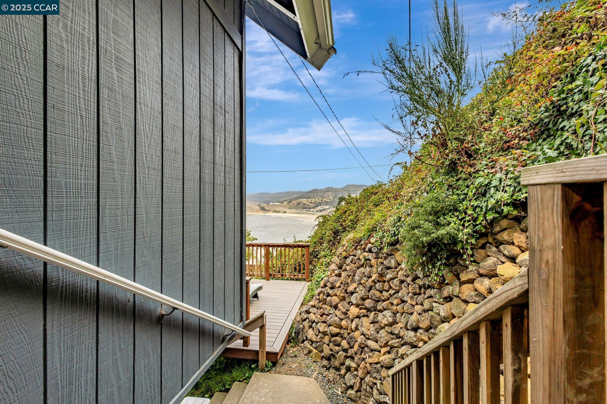 Detail Gallery Image 33 of 38 For 290 Olympian Way, Pacifica,  CA 94044 - 2 Beds | 2 Baths