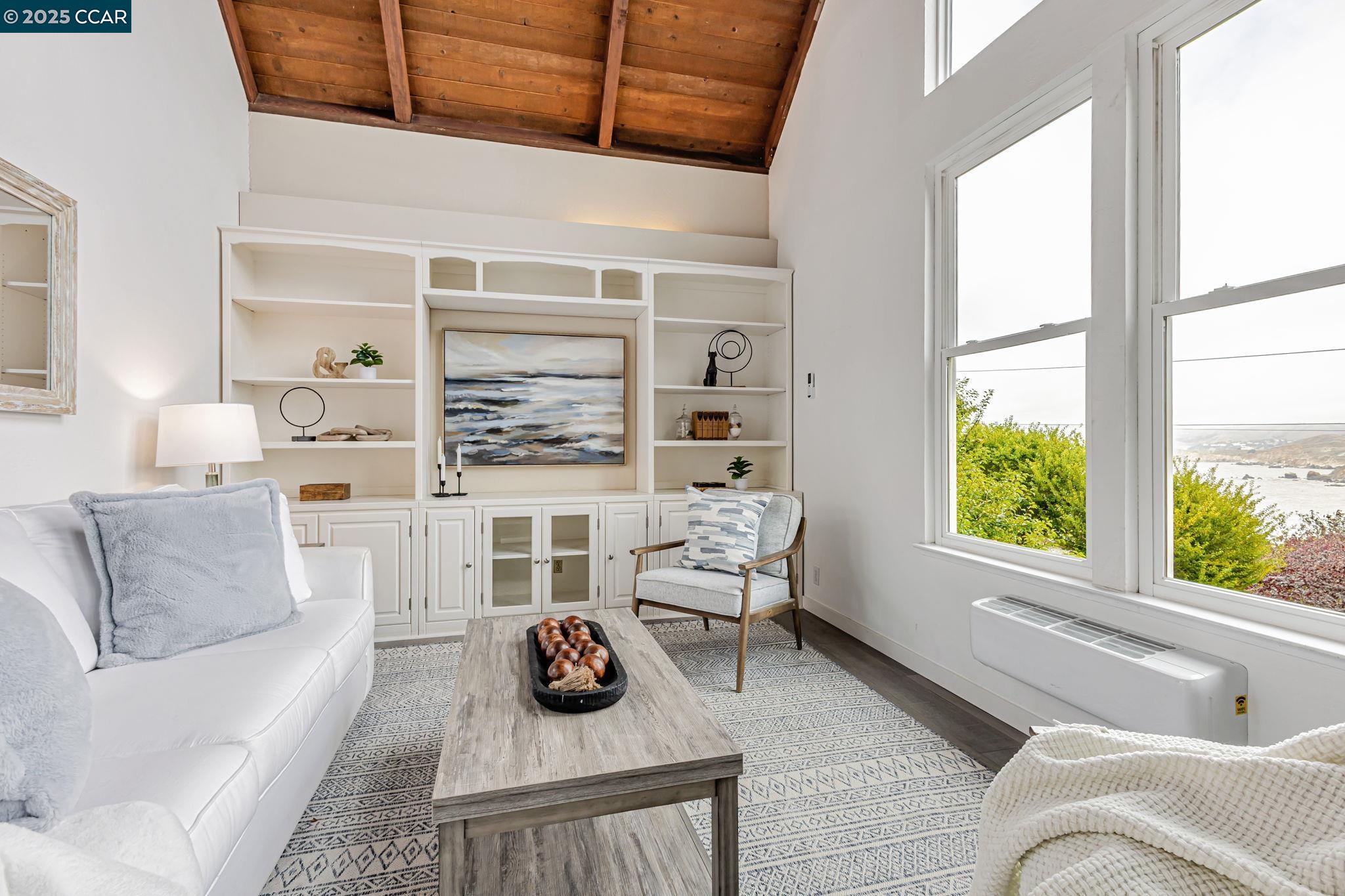 Detail Gallery Image 7 of 38 For 290 Olympian Way, Pacifica,  CA 94044 - 2 Beds | 2 Baths