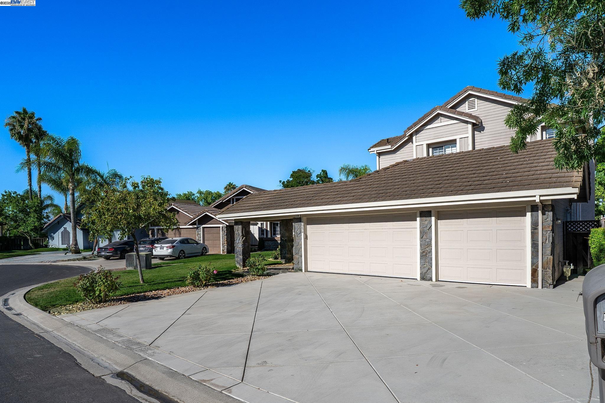 Detail Gallery Image 4 of 57 For 2236 Colonial Ct, Discovery Bay,  CA 94505 - 4 Beds | 3 Baths
