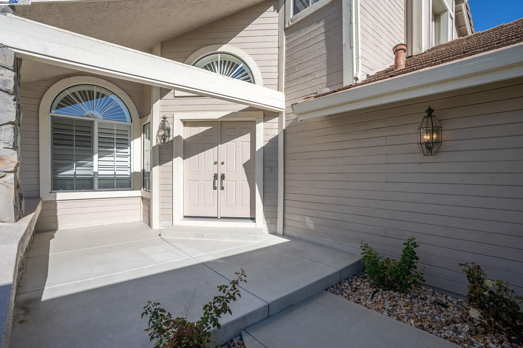 Detail Gallery Image 5 of 57 For 2236 Colonial Ct, Discovery Bay,  CA 94505 - 4 Beds | 3 Baths