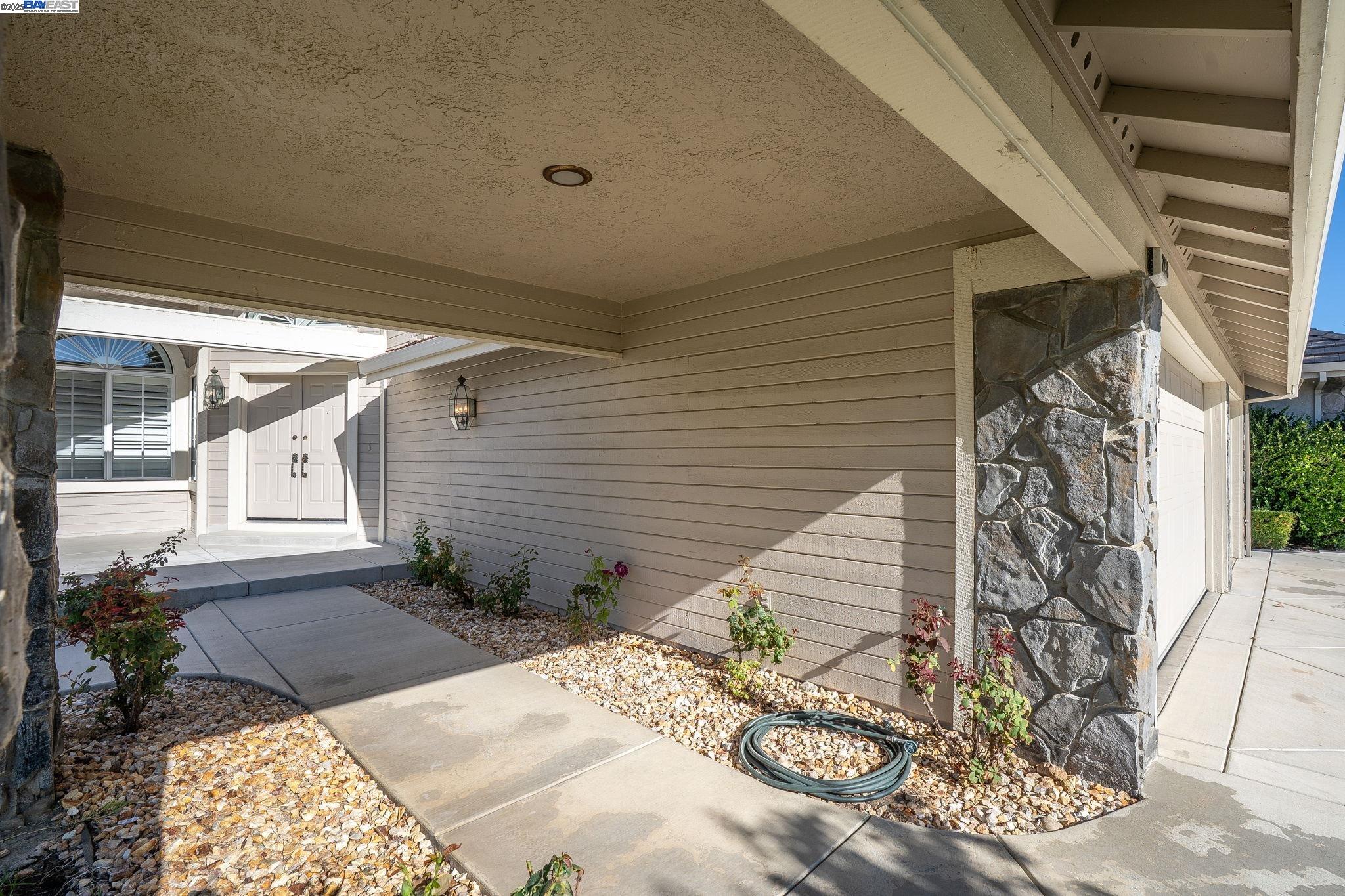 Detail Gallery Image 6 of 57 For 2236 Colonial Ct, Discovery Bay,  CA 94505 - 4 Beds | 3 Baths