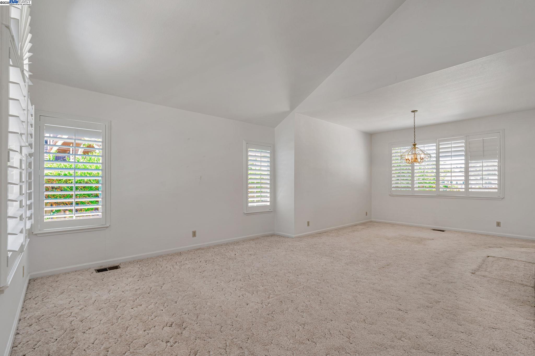 Detail Gallery Image 8 of 57 For 2236 Colonial Ct, Discovery Bay,  CA 94505 - 4 Beds | 3 Baths