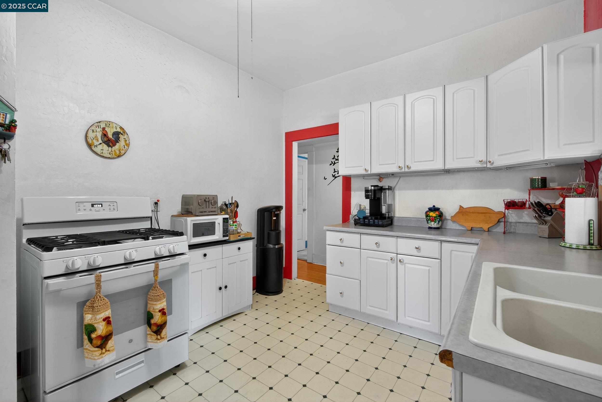 223 W 5Th St, Antioch, California 94509, 3 Bedrooms Bedrooms, 9 Rooms Rooms,2 BathroomsBathrooms,Residential,For Sale,223 W 5Th St,41106553