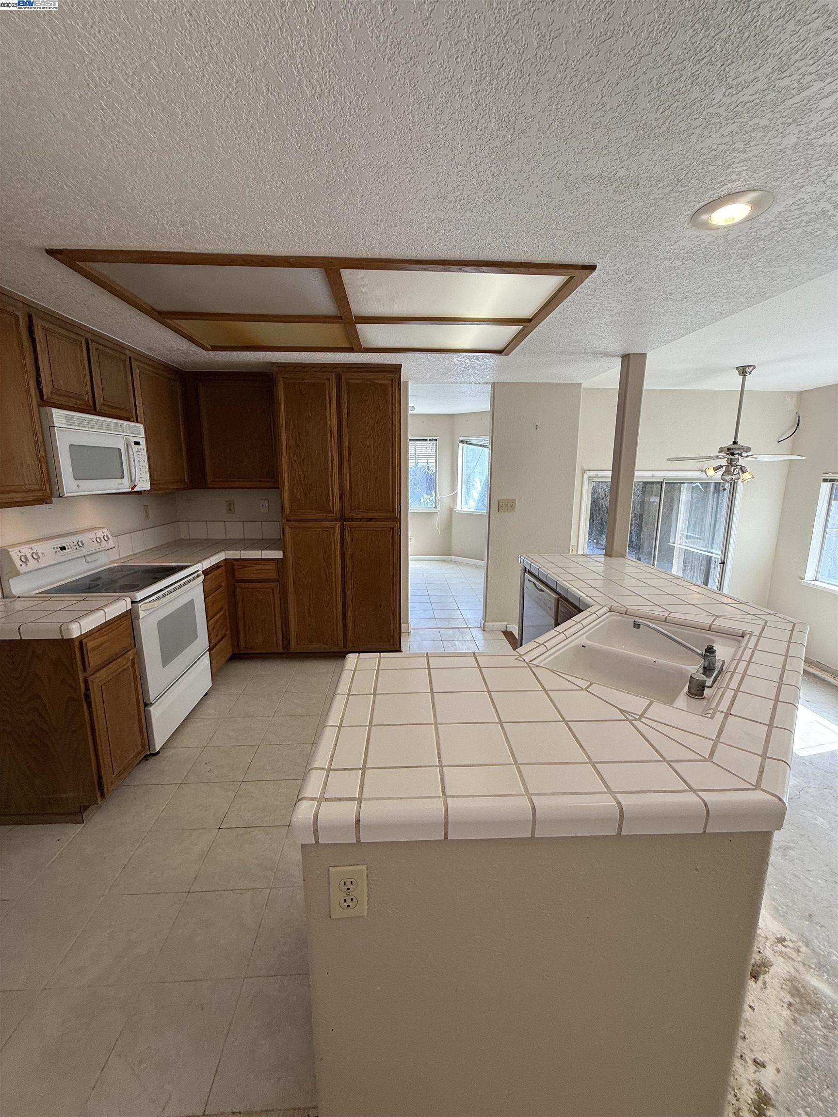 728 Waddell Way, Modesto, California 95357, 3 Bedrooms Bedrooms, ,2 BathroomsBathrooms,Residential,For Sale,728 Waddell Way,41106558