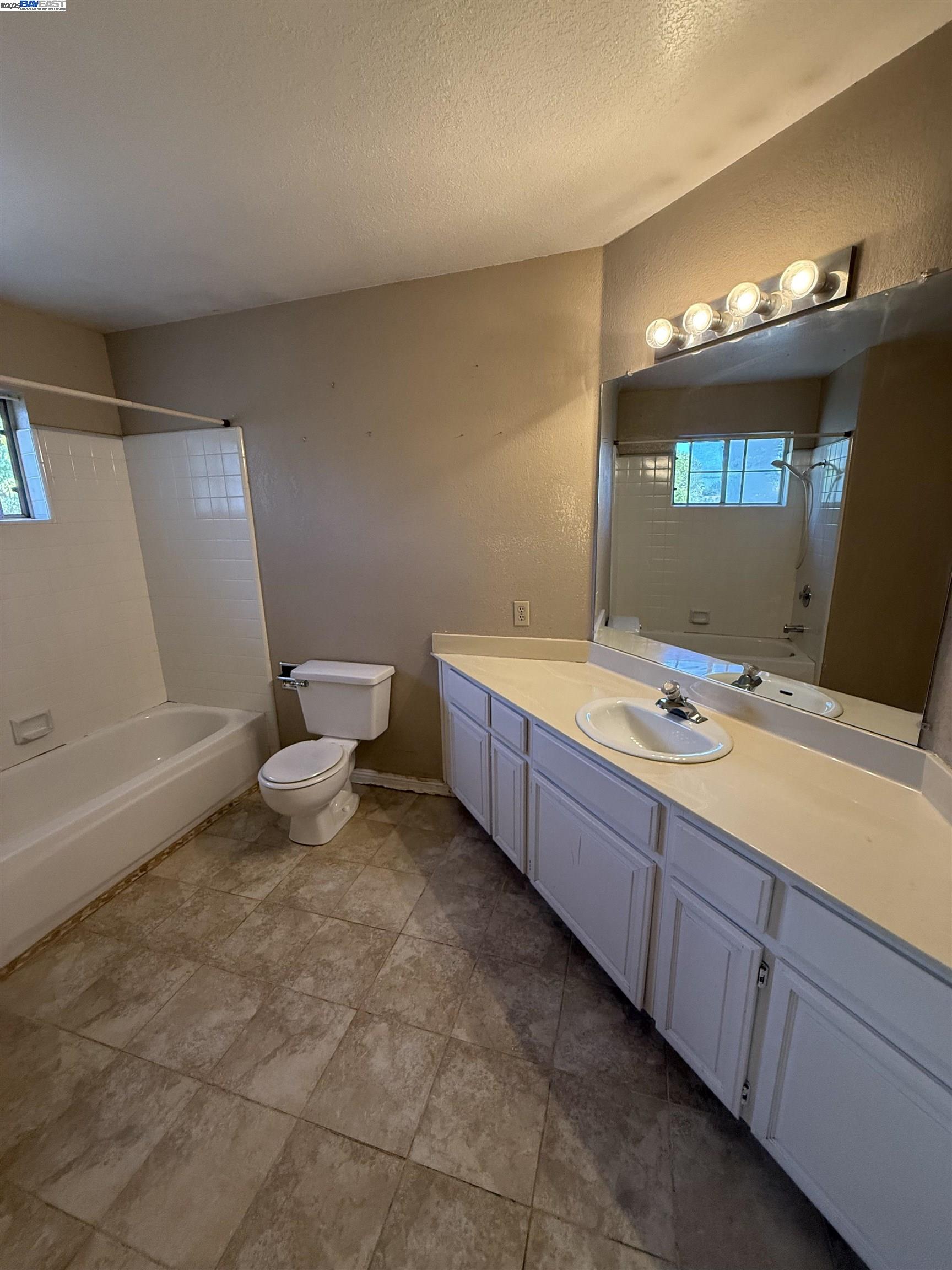 728 Waddell Way, Modesto, California 95357, 3 Bedrooms Bedrooms, ,2 BathroomsBathrooms,Residential,For Sale,728 Waddell Way,41106558