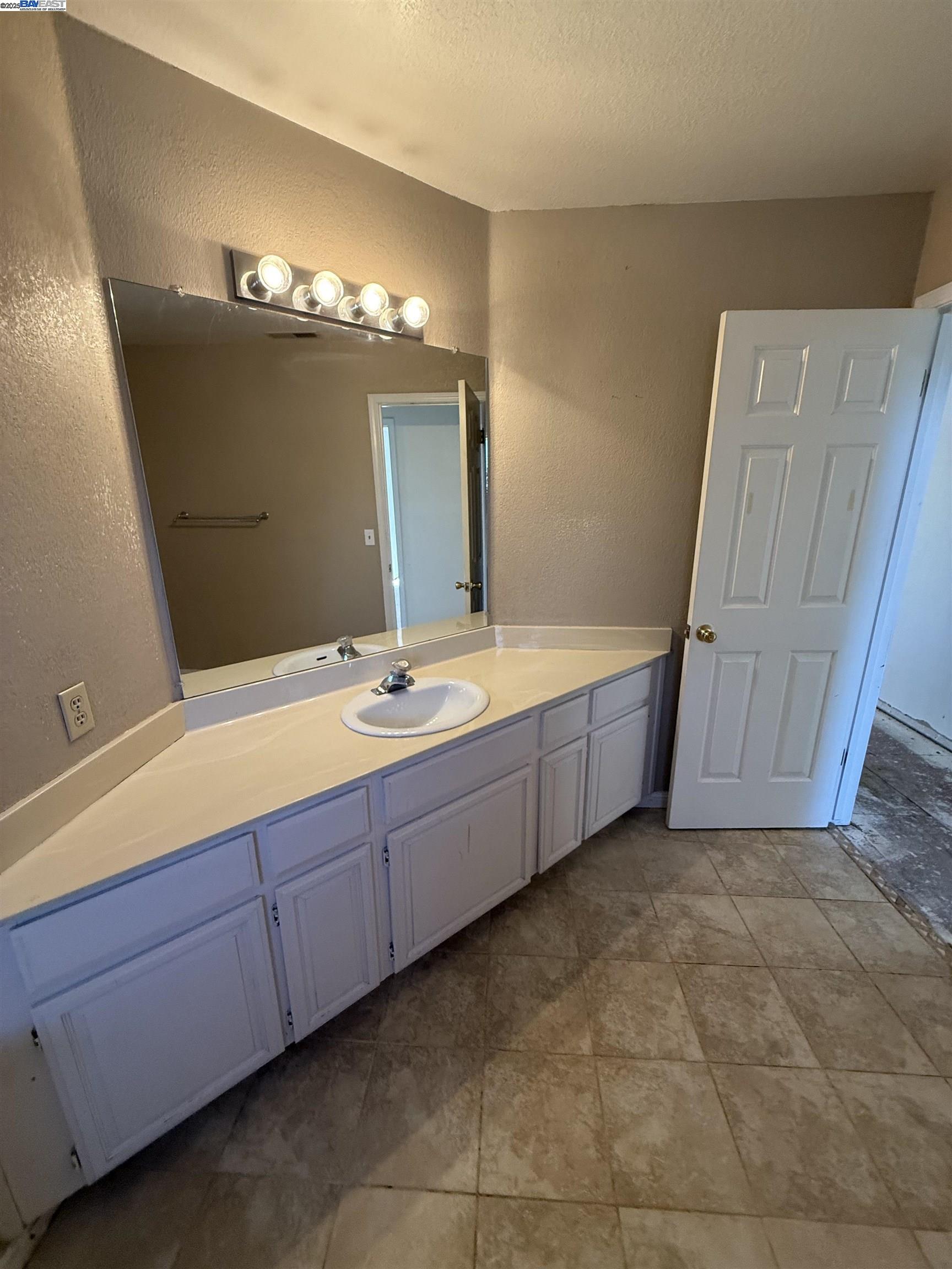 728 Waddell Way, Modesto, California 95357, 3 Bedrooms Bedrooms, ,2 BathroomsBathrooms,Residential,For Sale,728 Waddell Way,41106558