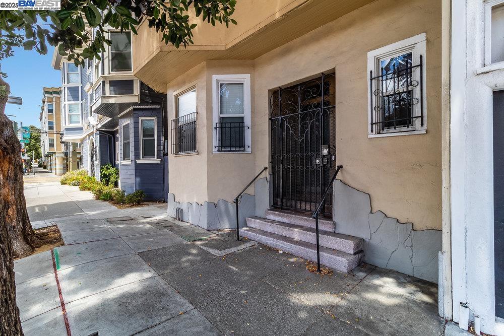 3386 16th Street, San Francisco, California 94114, ,Residential Income,For Sale,3386 16th Street,41106559