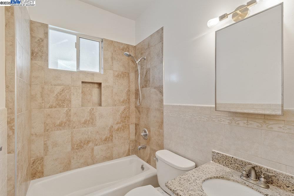 3386 16th Street, San Francisco, California 94114, ,Residential Income,For Sale,3386 16th Street,41106559