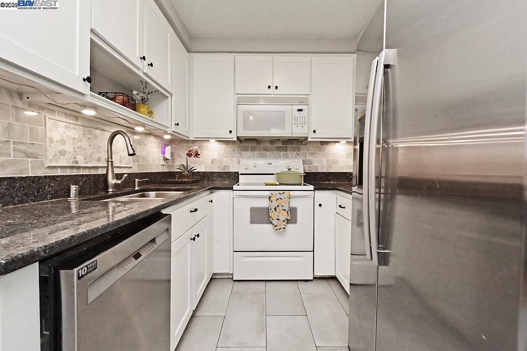 Detail Gallery Image 12 of 26 For 1031 Spring Valley Cmn, Livermore,  CA 94551 - 3 Beds | 1 Baths