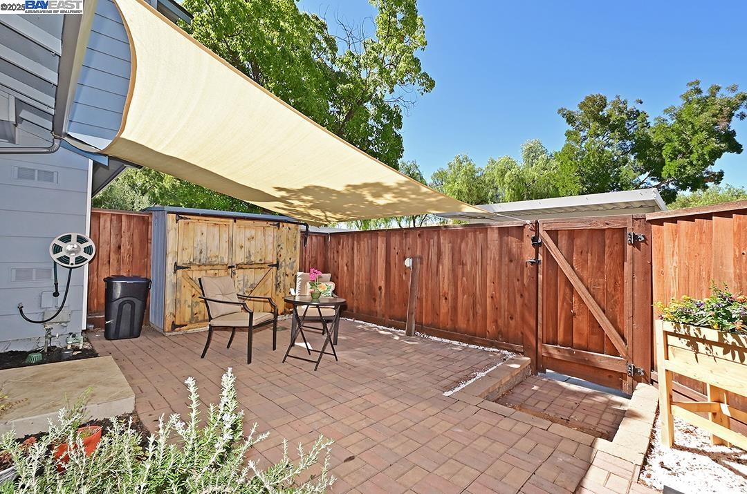 Detail Gallery Image 5 of 26 For 1031 Spring Valley Cmn, Livermore,  CA 94551 - 3 Beds | 1 Baths