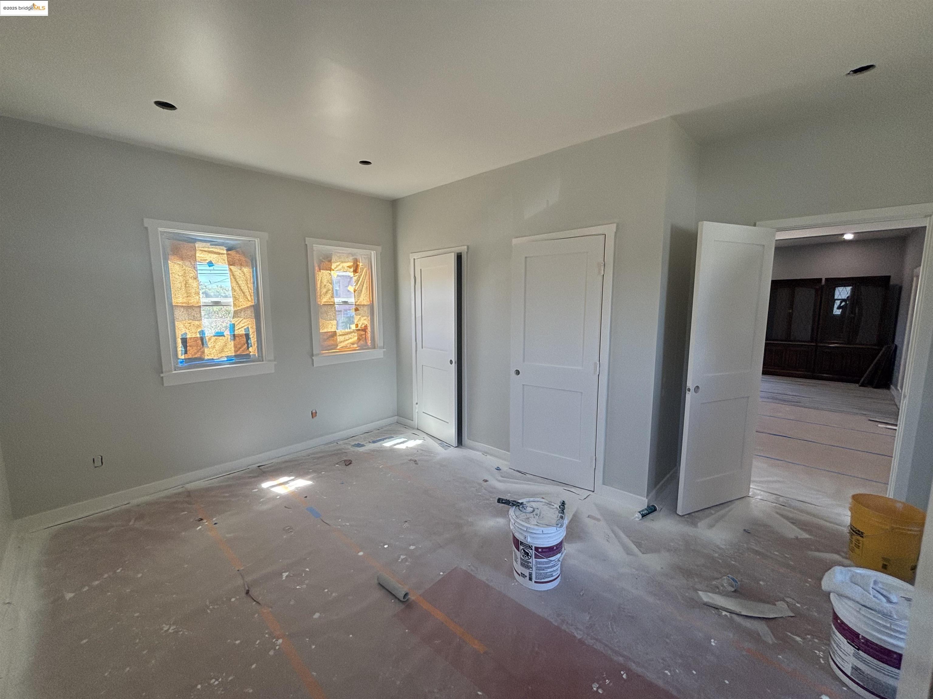 Detail Gallery Image 3 of 9 For 9502 Olive St, Oakland,  CA 94603 - 3 Beds | 1/1 Baths