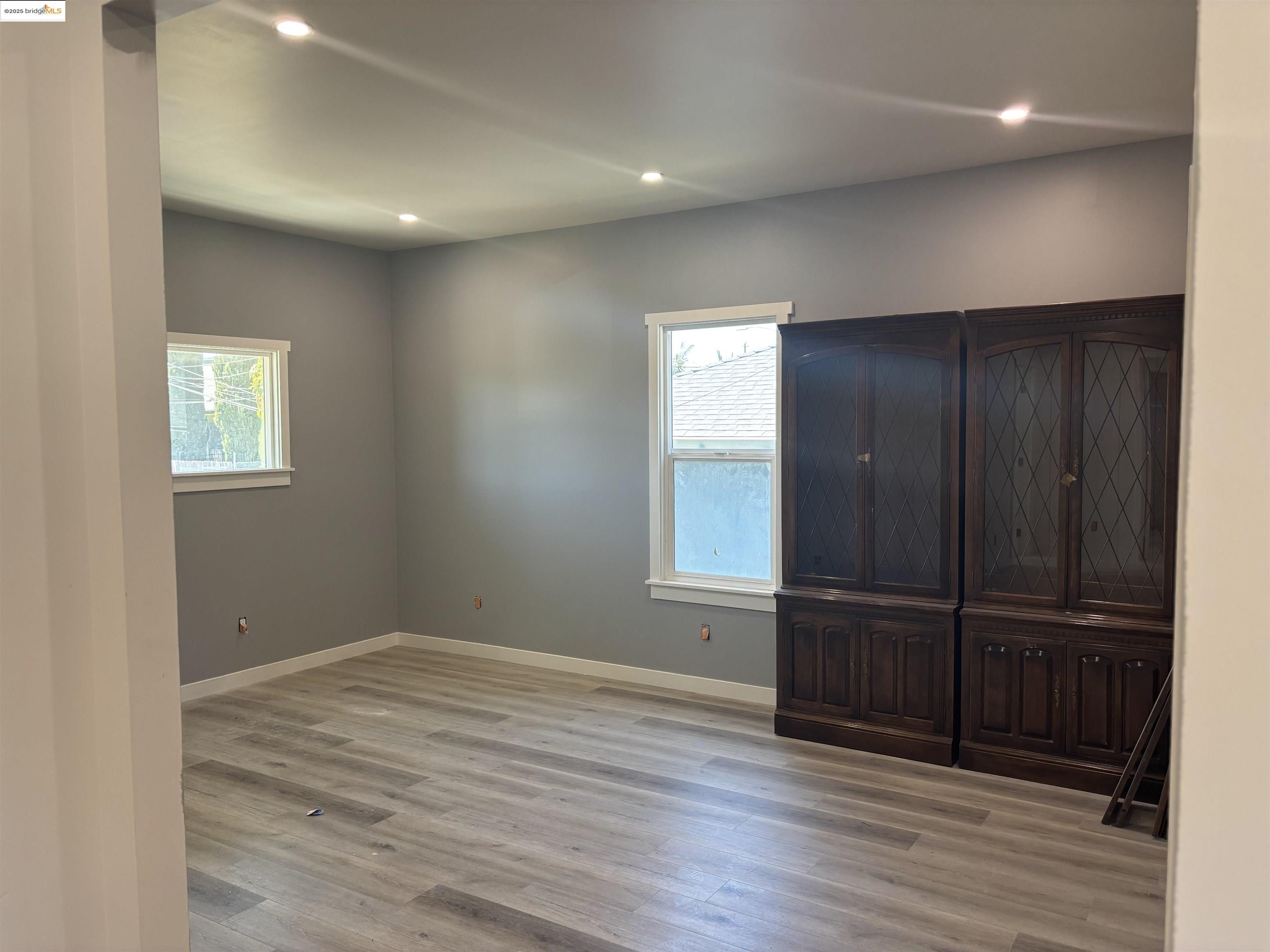 Detail Gallery Image 8 of 9 For 9502 Olive St, Oakland,  CA 94603 - 3 Beds | 1/1 Baths