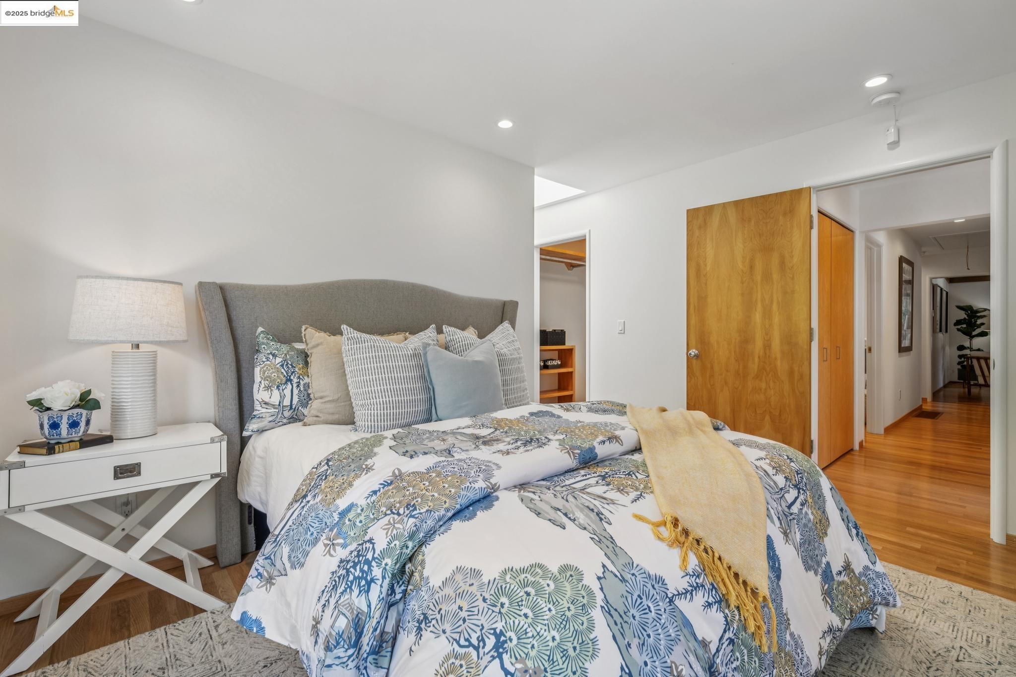 196 Glenwood Glade, Oakland, California 94611, 3 Bedrooms Bedrooms, 6 Rooms Rooms,2 BathroomsBathrooms,Residential,For Sale,196 Glenwood Glade,41106563