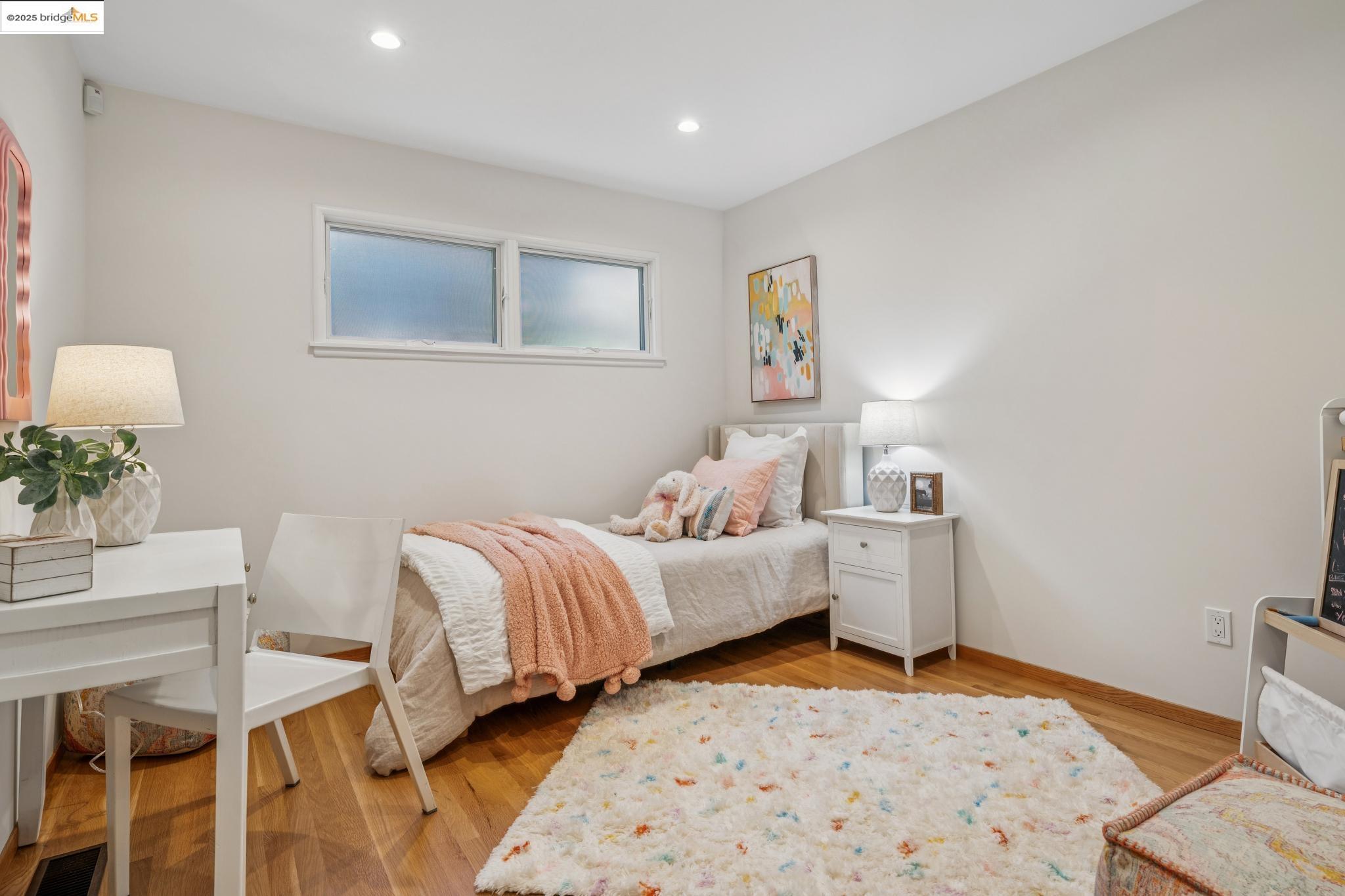 196 Glenwood Glade, Oakland, California 94611, 3 Bedrooms Bedrooms, 6 Rooms Rooms,2 BathroomsBathrooms,Residential,For Sale,196 Glenwood Glade,41106563