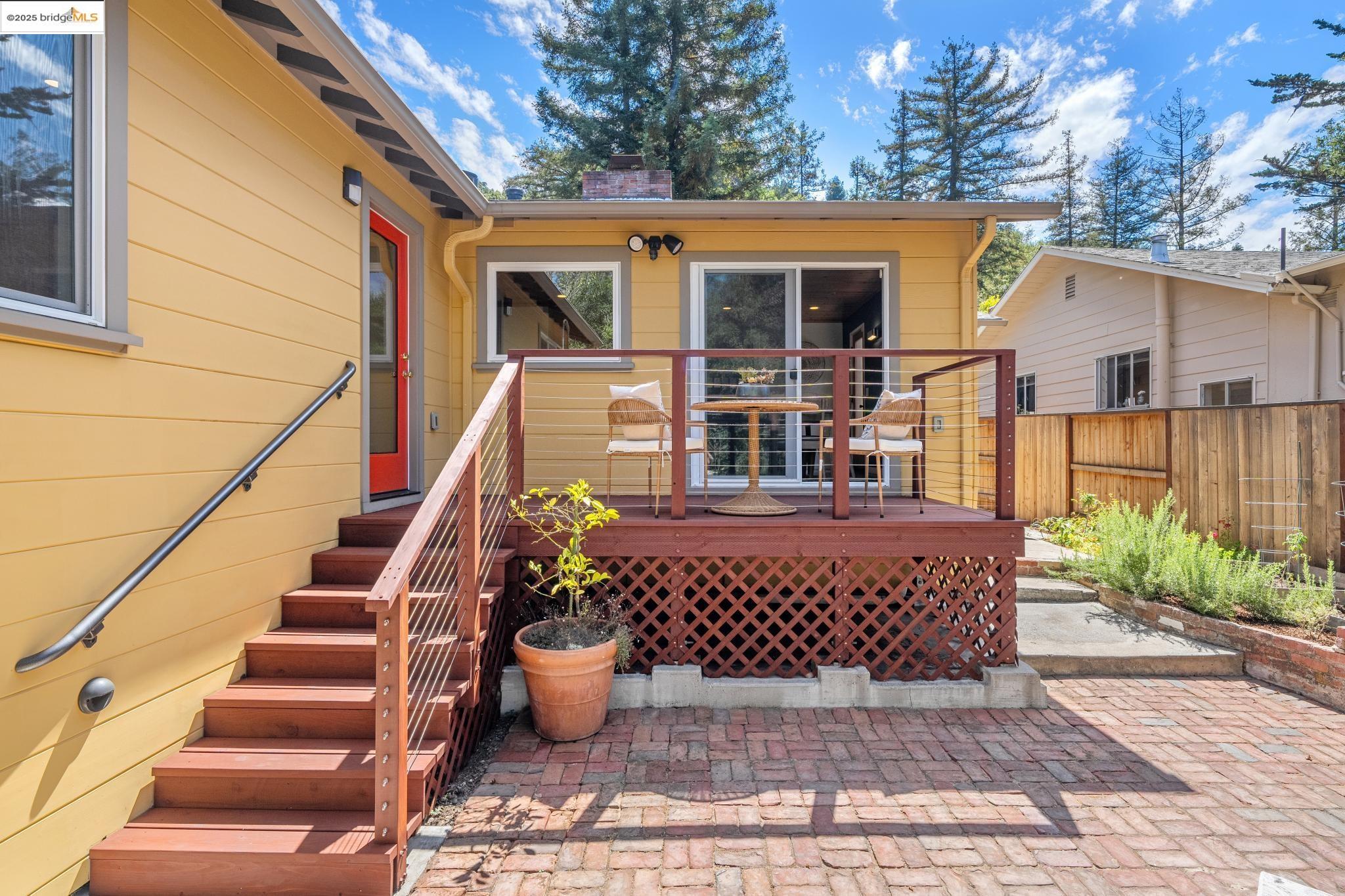 196 Glenwood Glade, Oakland, California 94611, 3 Bedrooms Bedrooms, 6 Rooms Rooms,2 BathroomsBathrooms,Residential,For Sale,196 Glenwood Glade,41106563