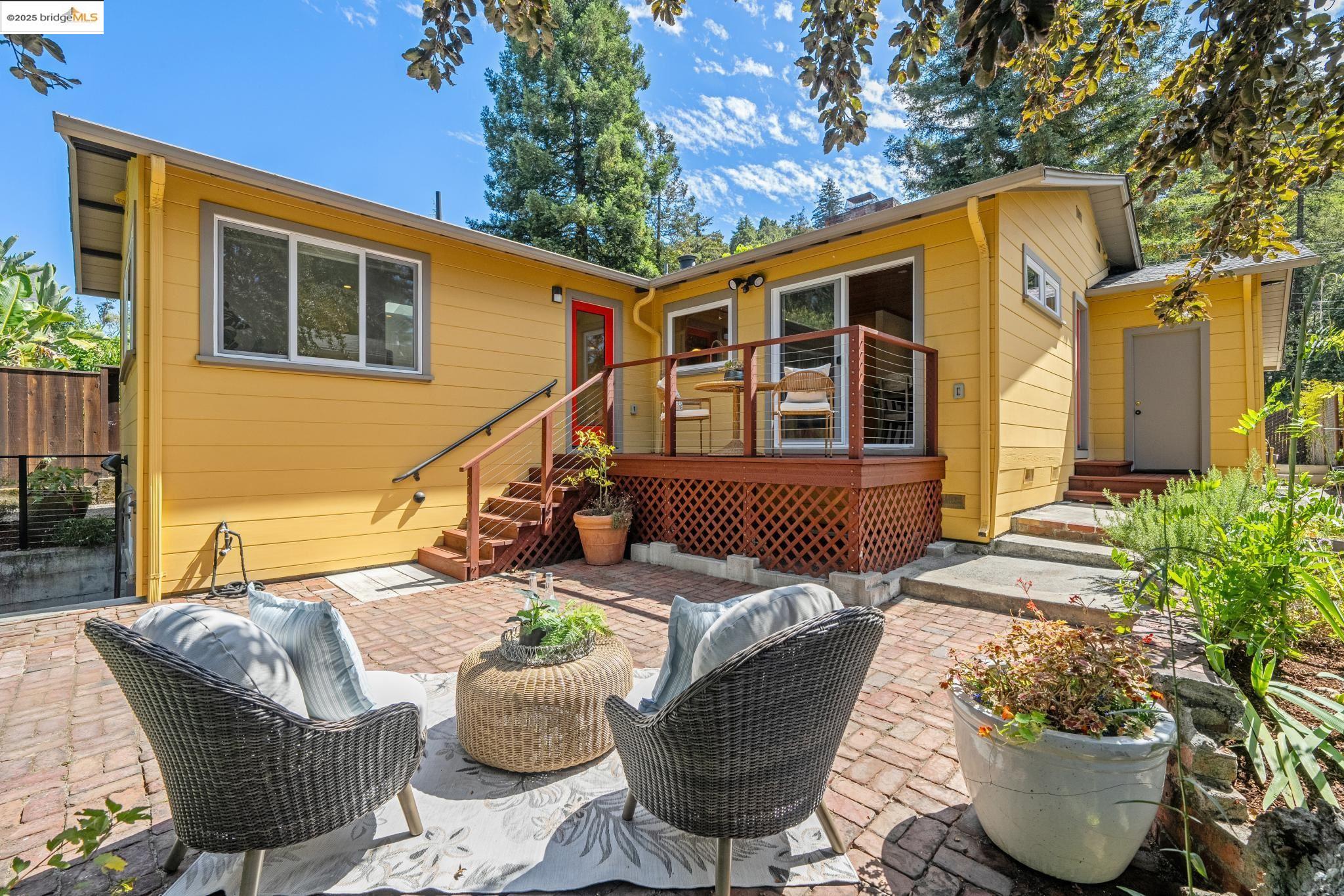 196 Glenwood Glade, Oakland, California 94611, 3 Bedrooms Bedrooms, 6 Rooms Rooms,2 BathroomsBathrooms,Residential,For Sale,196 Glenwood Glade,41106563