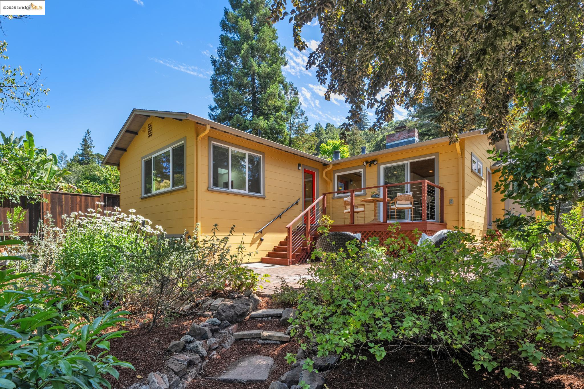 196 Glenwood Glade, Oakland, California 94611, 3 Bedrooms Bedrooms, 6 Rooms Rooms,2 BathroomsBathrooms,Residential,For Sale,196 Glenwood Glade,41106563