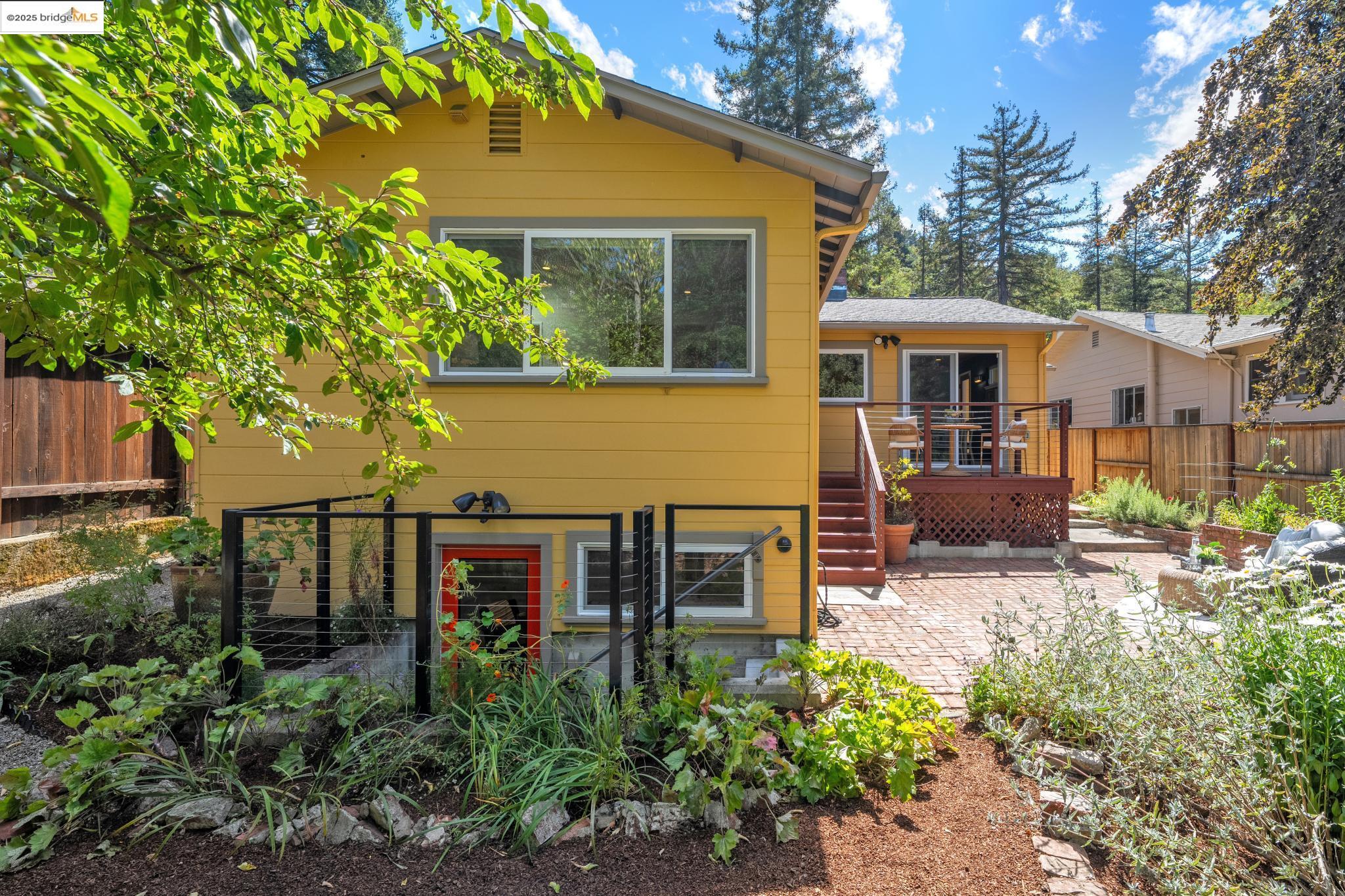 196 Glenwood Glade, Oakland, California 94611, 3 Bedrooms Bedrooms, 6 Rooms Rooms,2 BathroomsBathrooms,Residential,For Sale,196 Glenwood Glade,41106563
