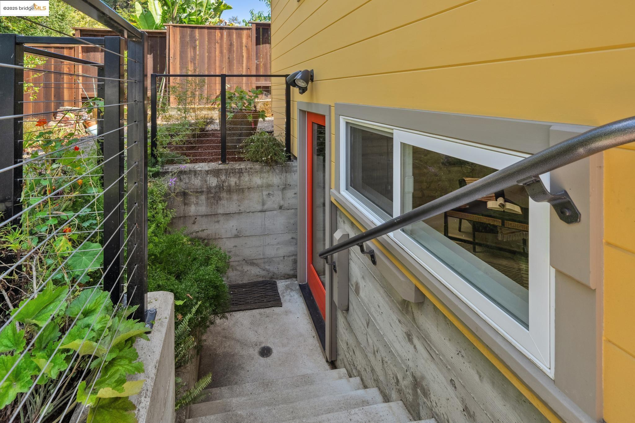 196 Glenwood Glade, Oakland, California 94611, 3 Bedrooms Bedrooms, 6 Rooms Rooms,2 BathroomsBathrooms,Residential,For Sale,196 Glenwood Glade,41106563